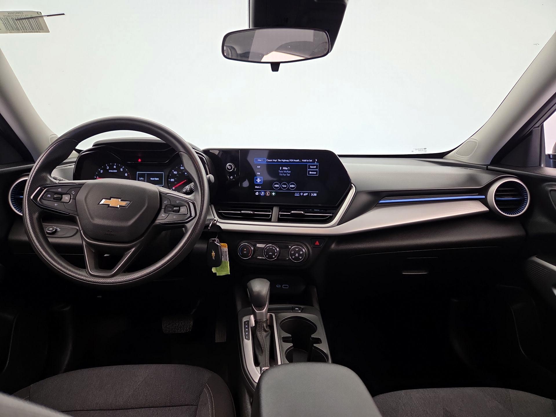 Thumbnail: 2024 Chevrolet Trax - 9