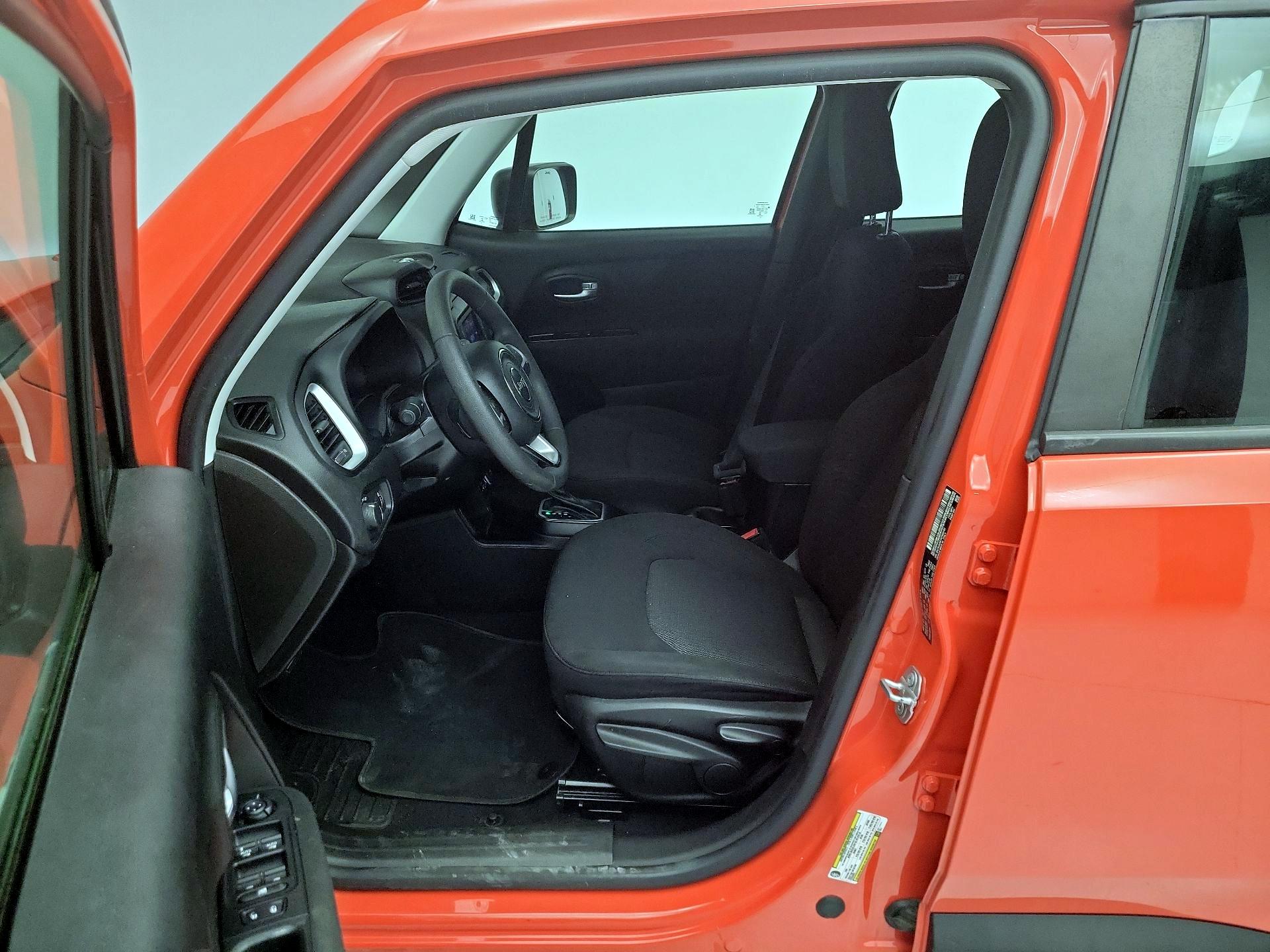 Thumbnail: 2019 Jeep Renegade - 11