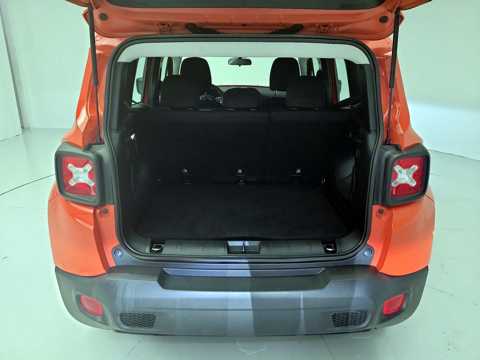 Thumbnail: 2019 Jeep Renegade - 20