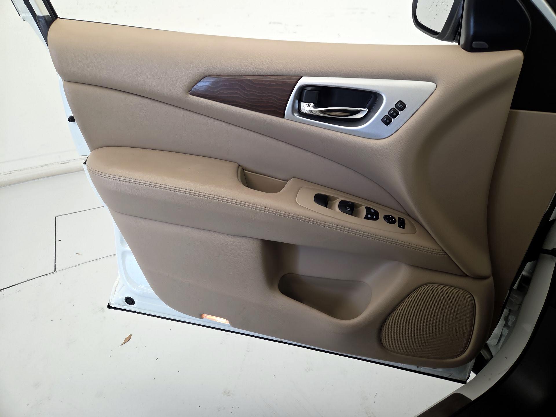 Thumbnail: 2020 Nissan Pathfinder - 12