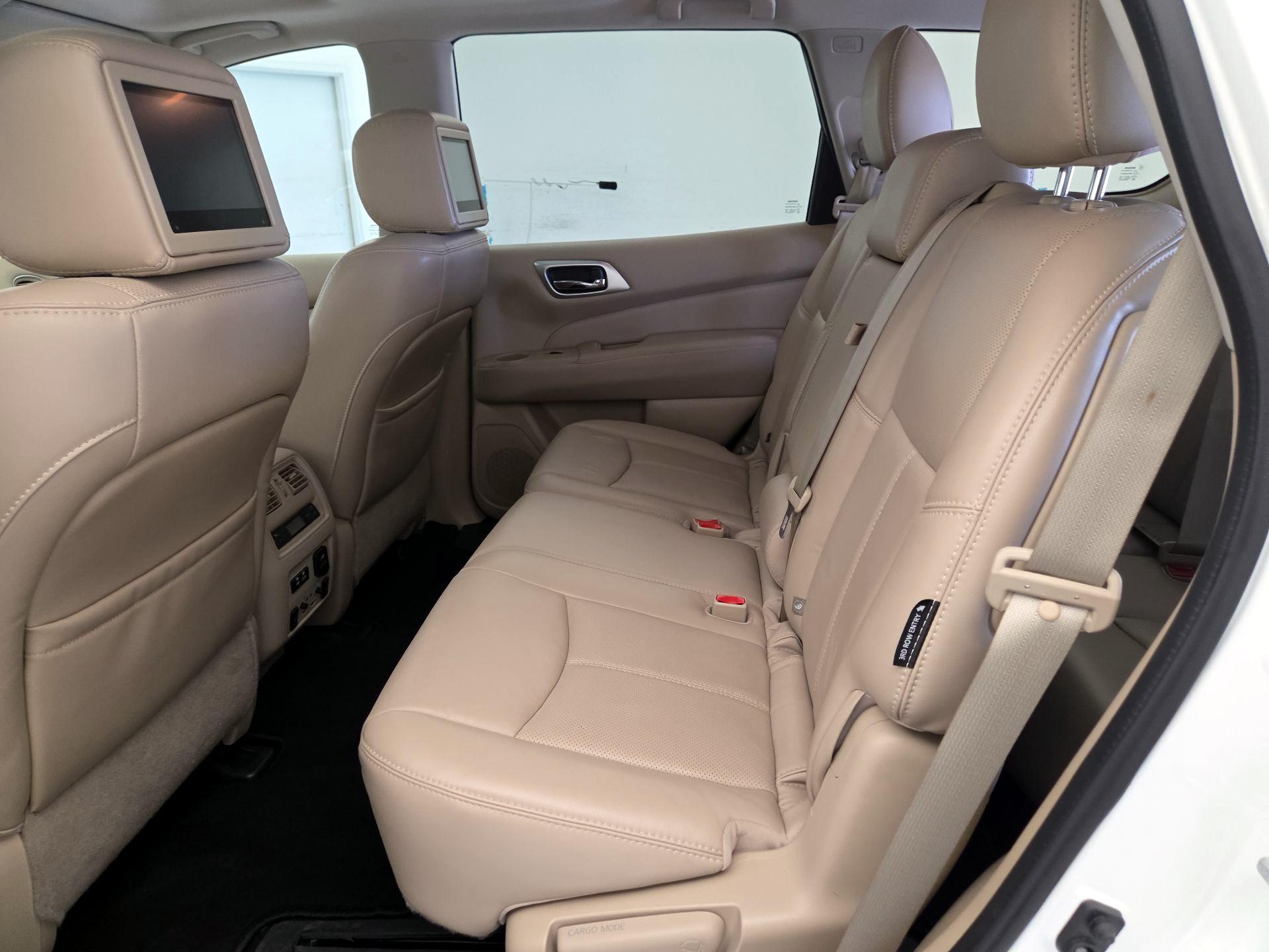 Thumbnail: 2020 Nissan Pathfinder - 20
