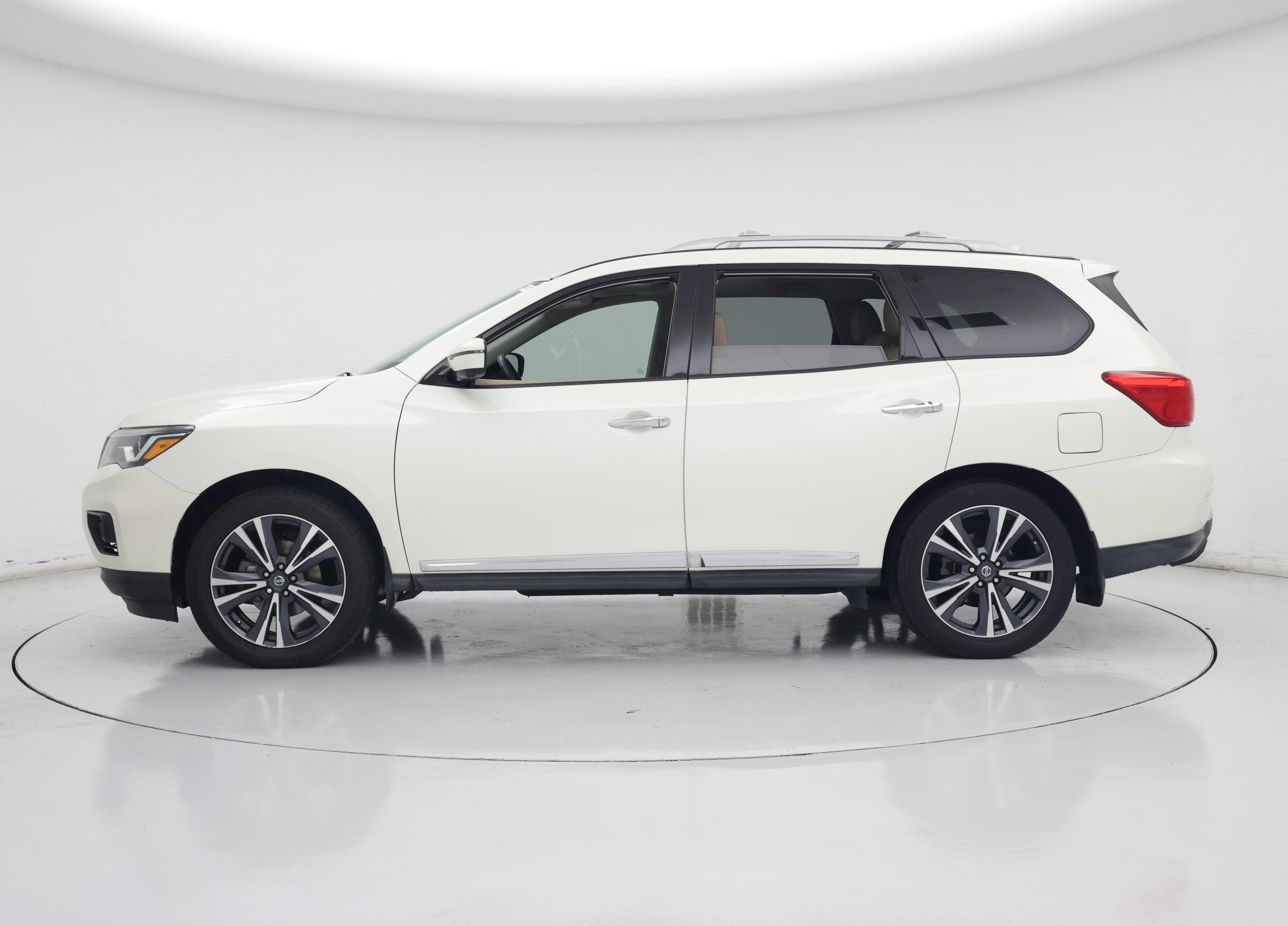 Thumbnail: 2020 Nissan Pathfinder - 3