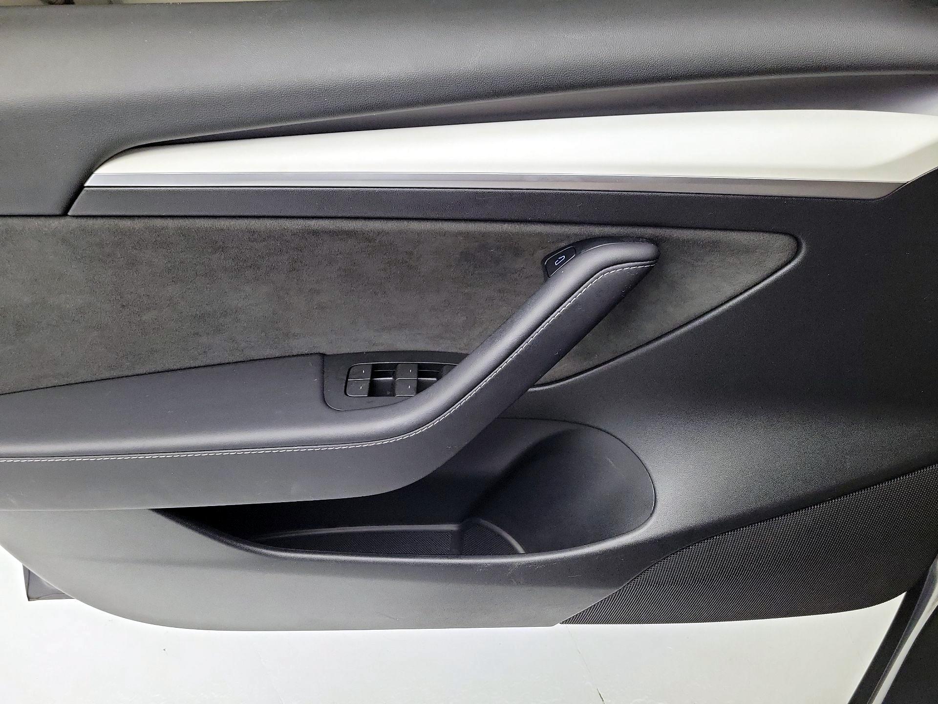 Thumbnail: 2023 Tesla Model 3 - 12