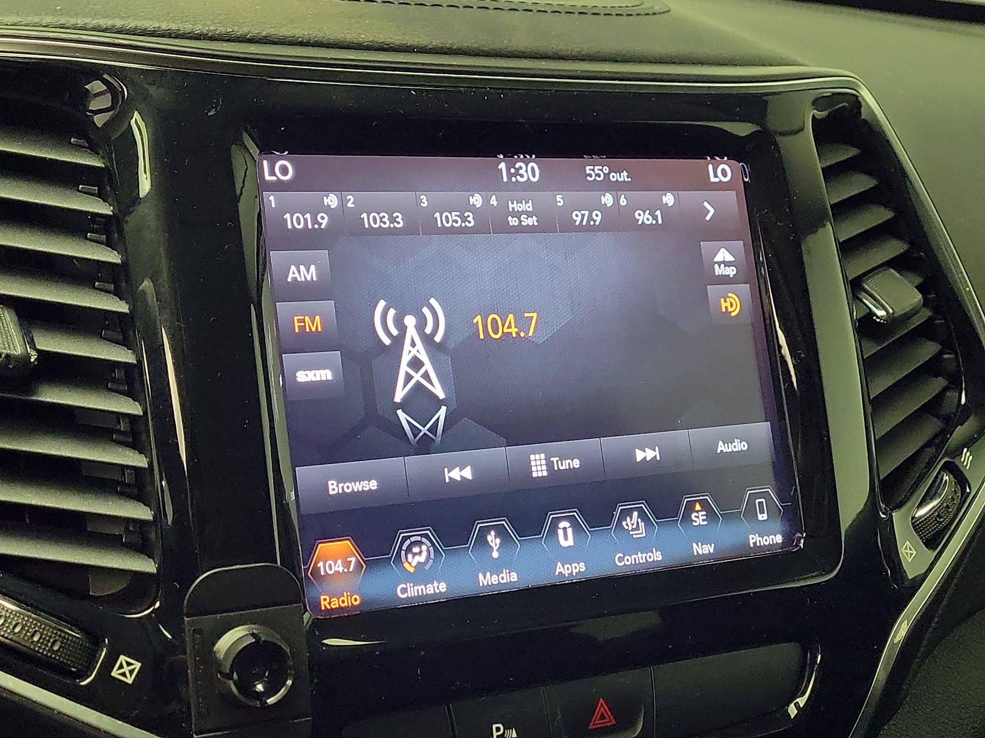 Thumbnail: 2019 Jeep Cherokee - 15