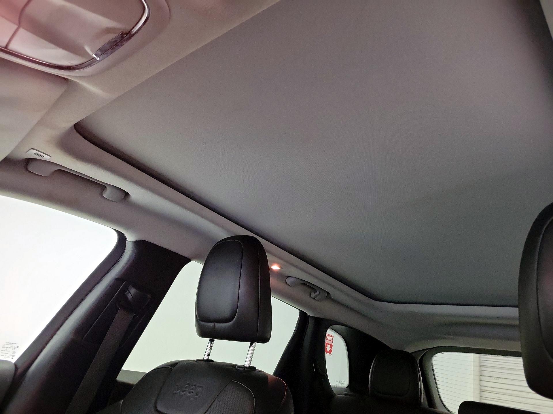 Thumbnail: 2019 Jeep Cherokee - 19