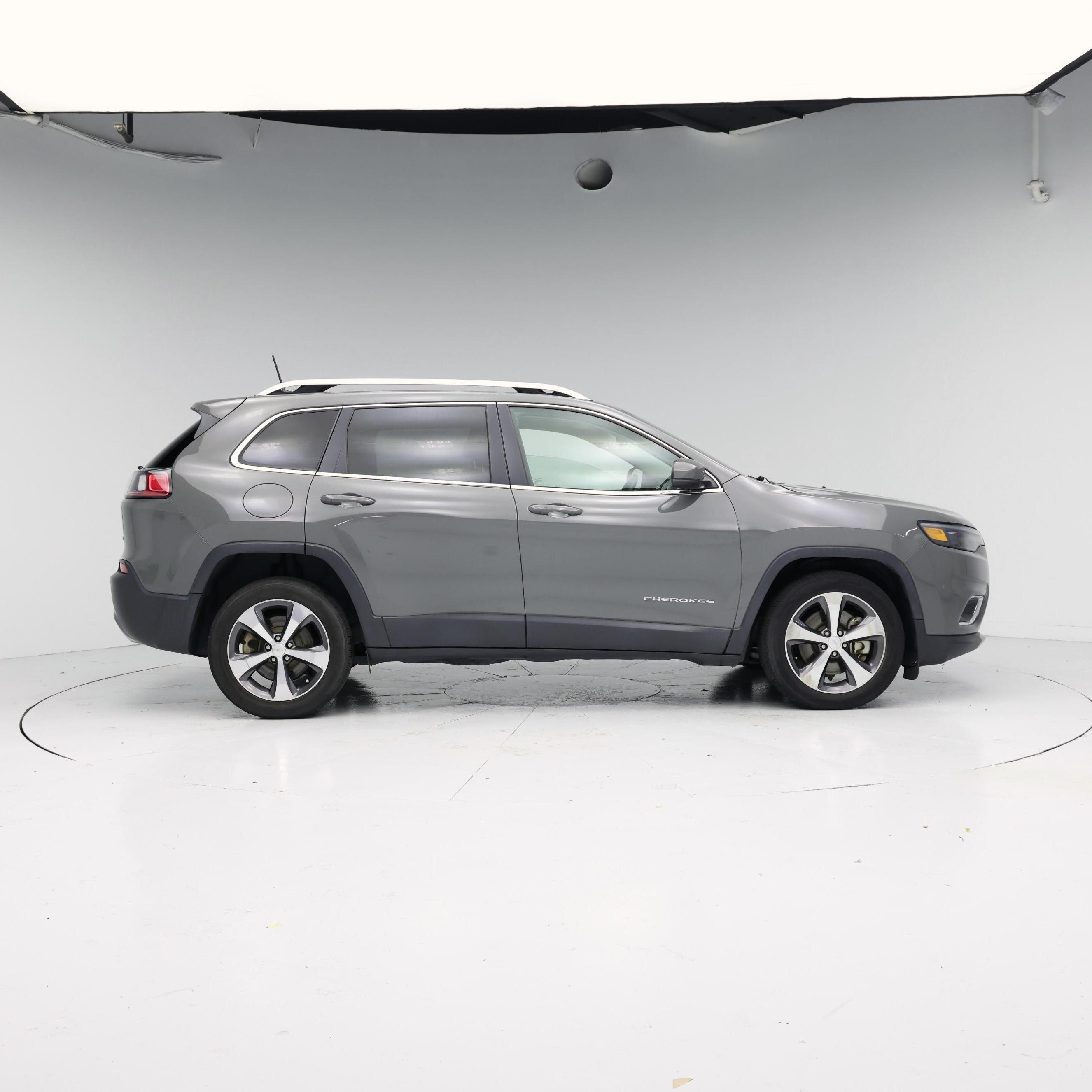 Thumbnail: 2019 Jeep Cherokee - 7