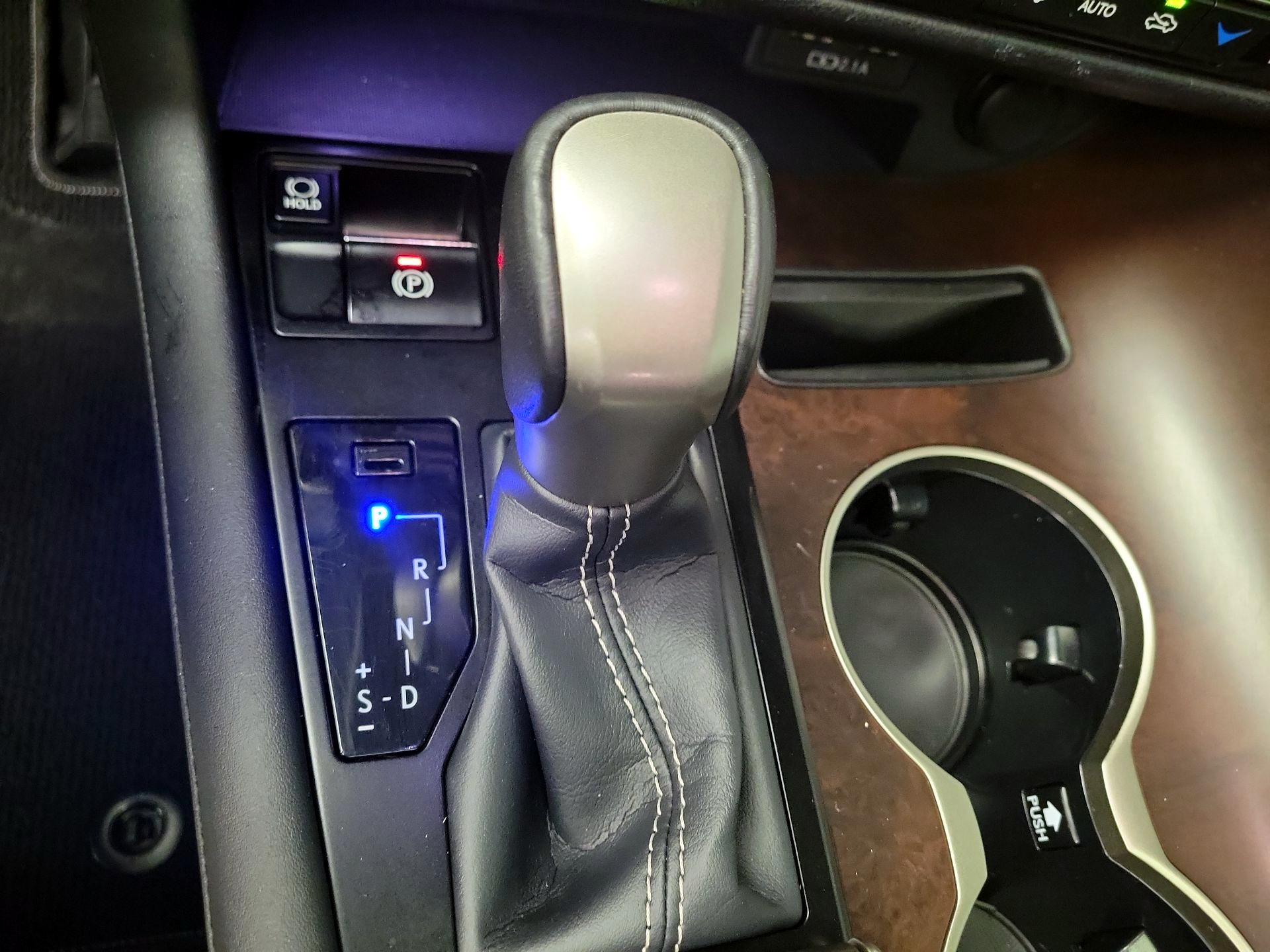 Thumbnail: 2020 Lexus RX - 18