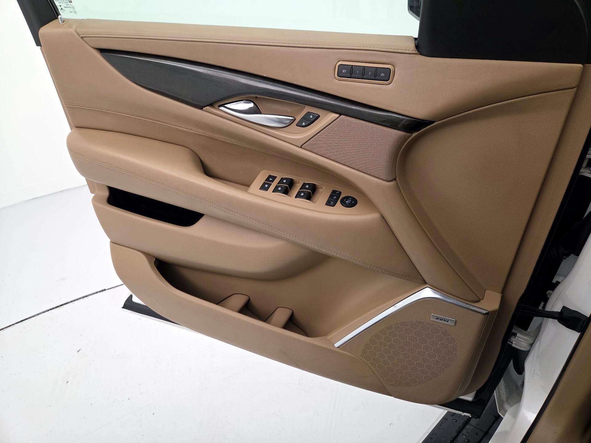 Thumbnail: 2019 Cadillac Escalade - 12