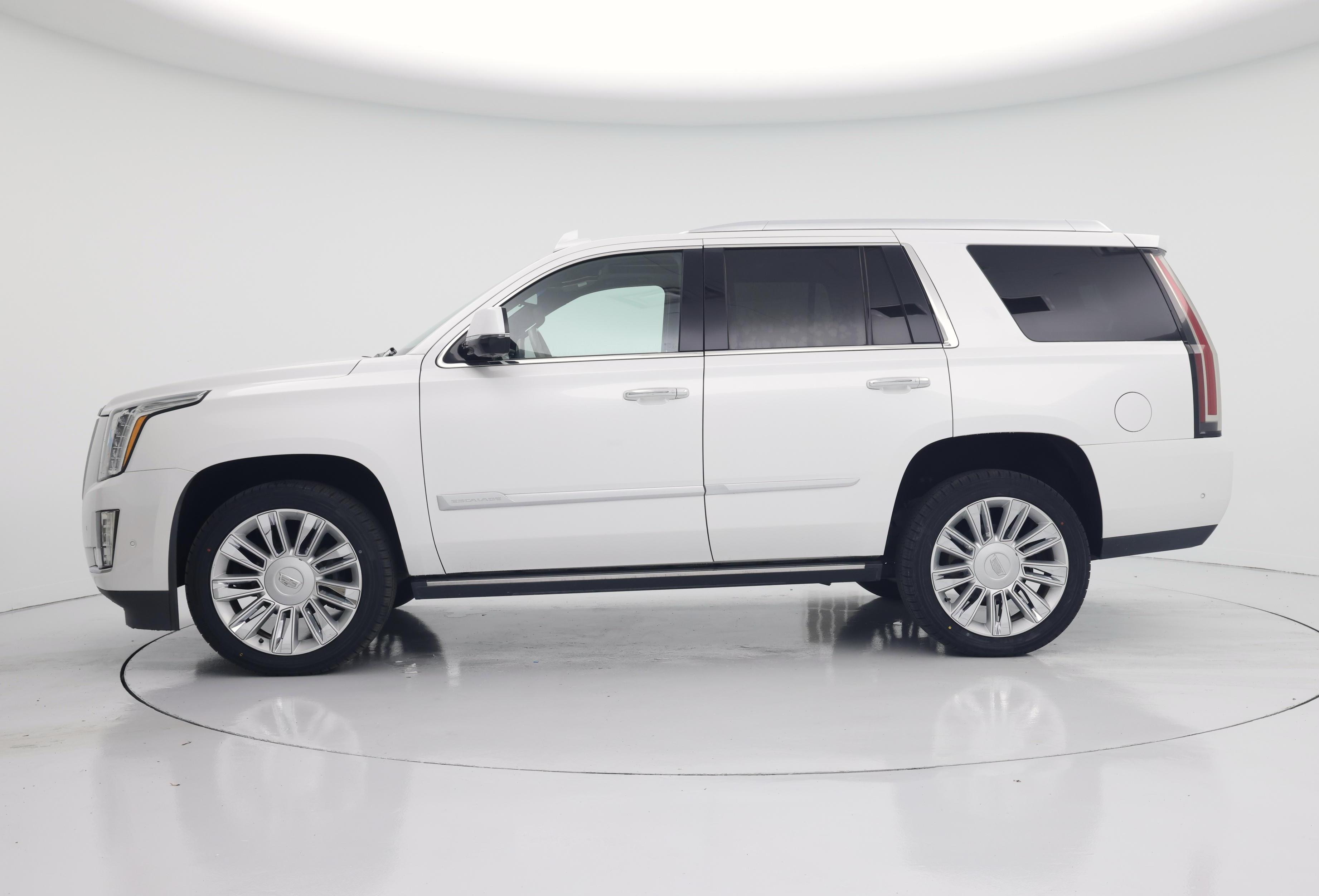 Thumbnail: 2019 Cadillac Escalade - 3