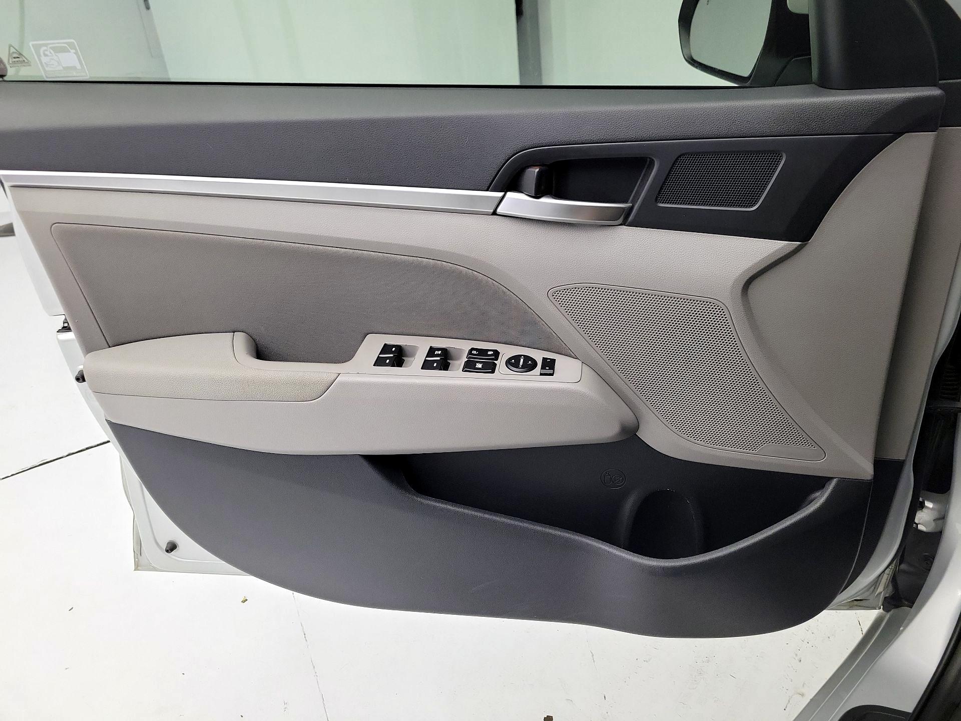 Thumbnail: 2019 Hyundai Elantra - 12