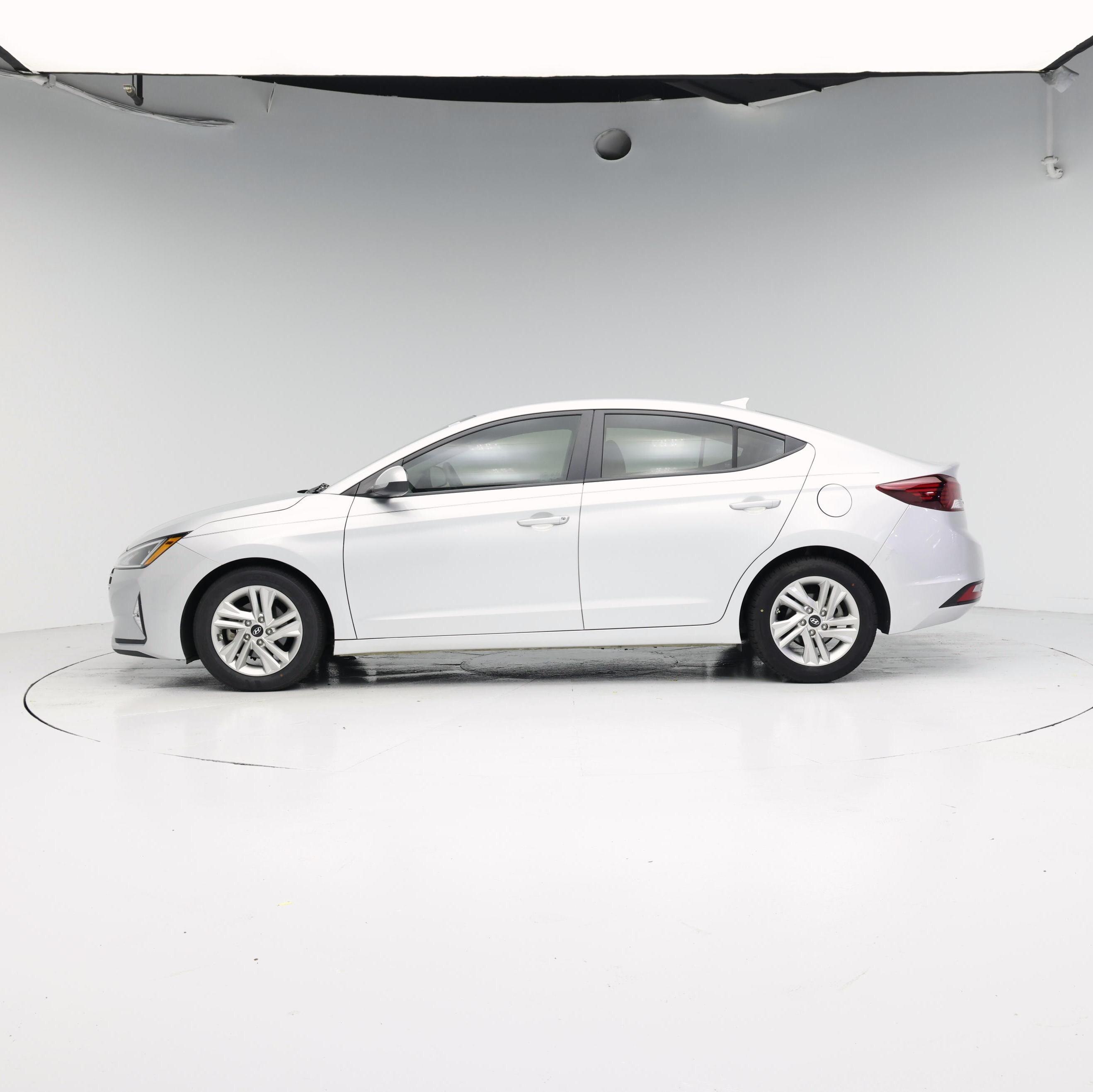 Thumbnail: 2019 Hyundai Elantra - 3