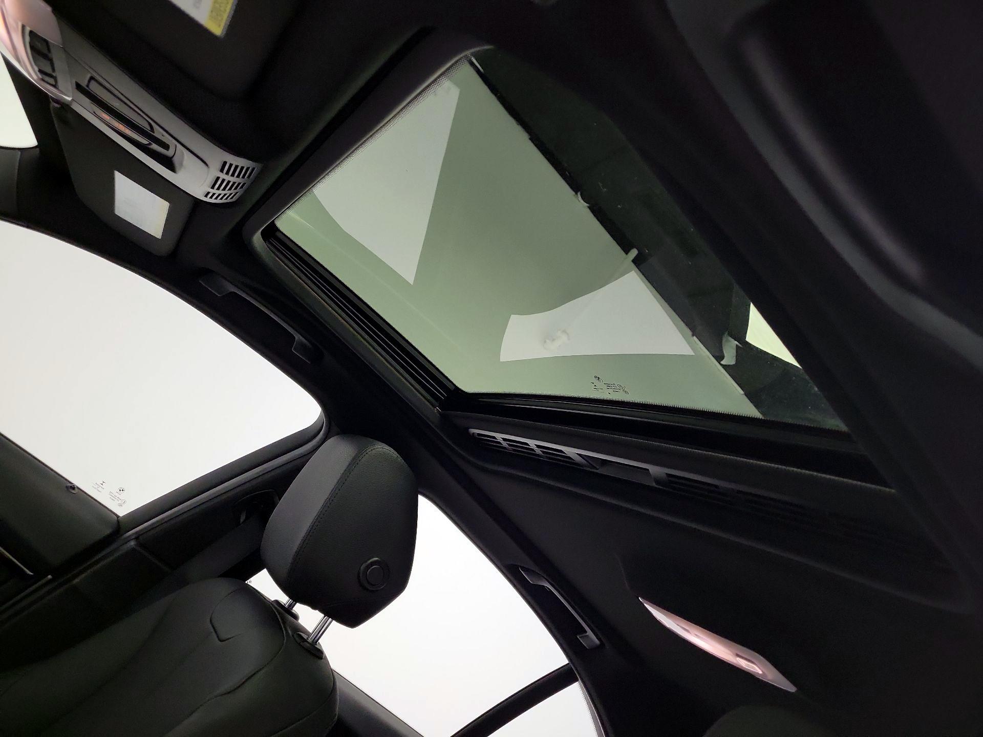 Thumbnail: 2016 BMW 3 Series - 20