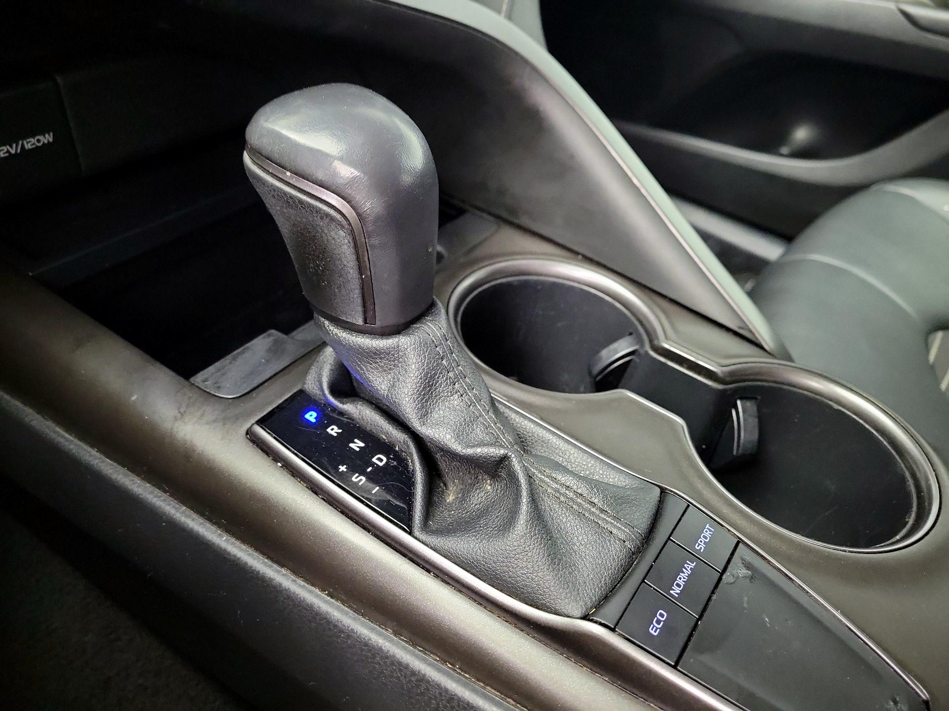 Thumbnail: 2022 Toyota Camry - 17