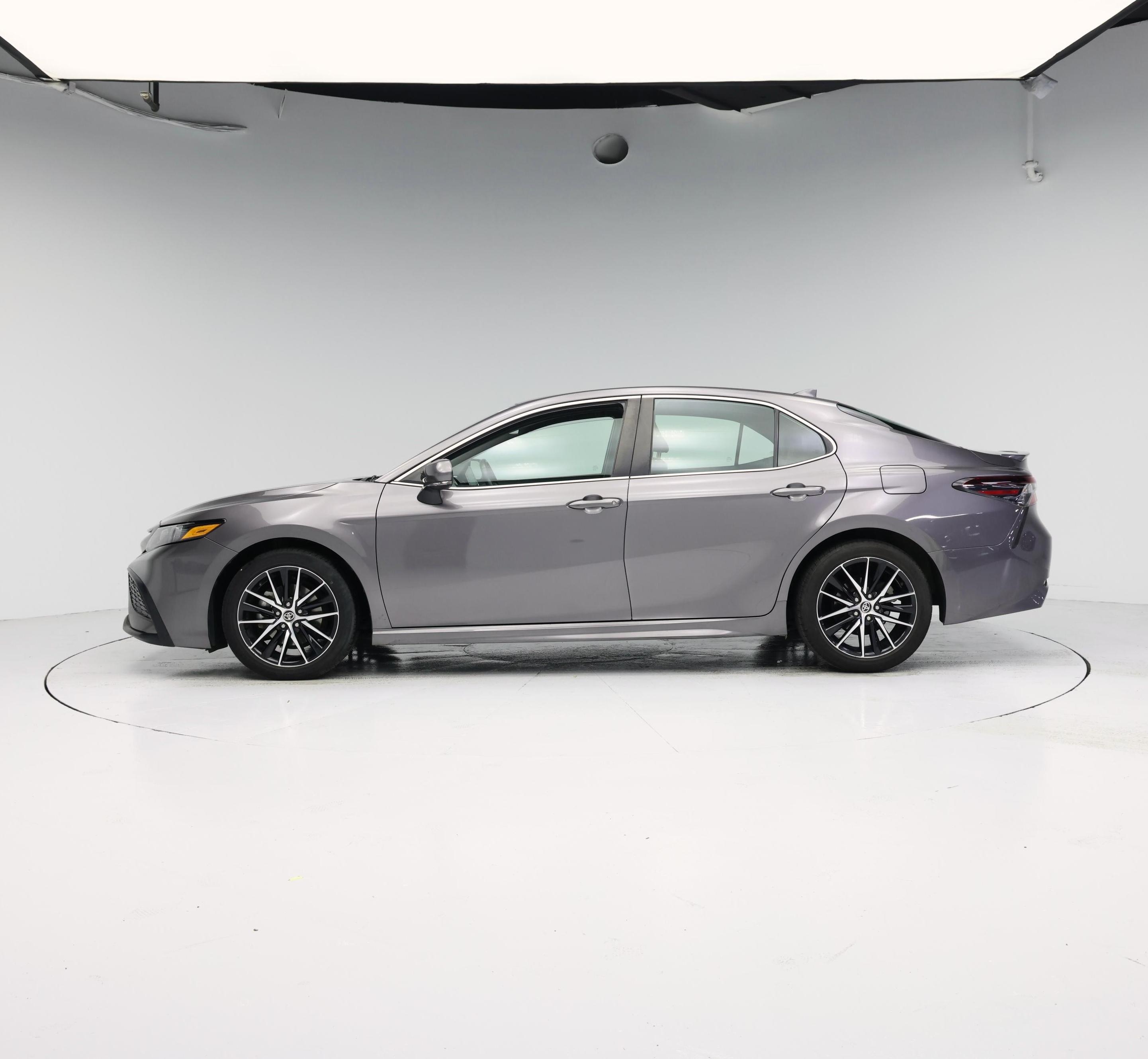 Thumbnail: 2022 Toyota Camry - 3