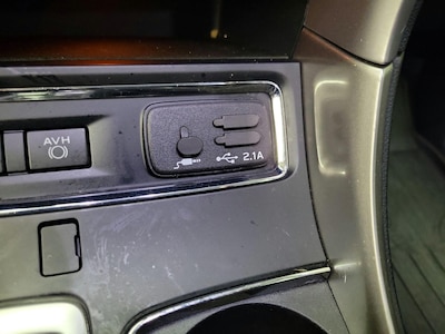 USB/AUX Ports