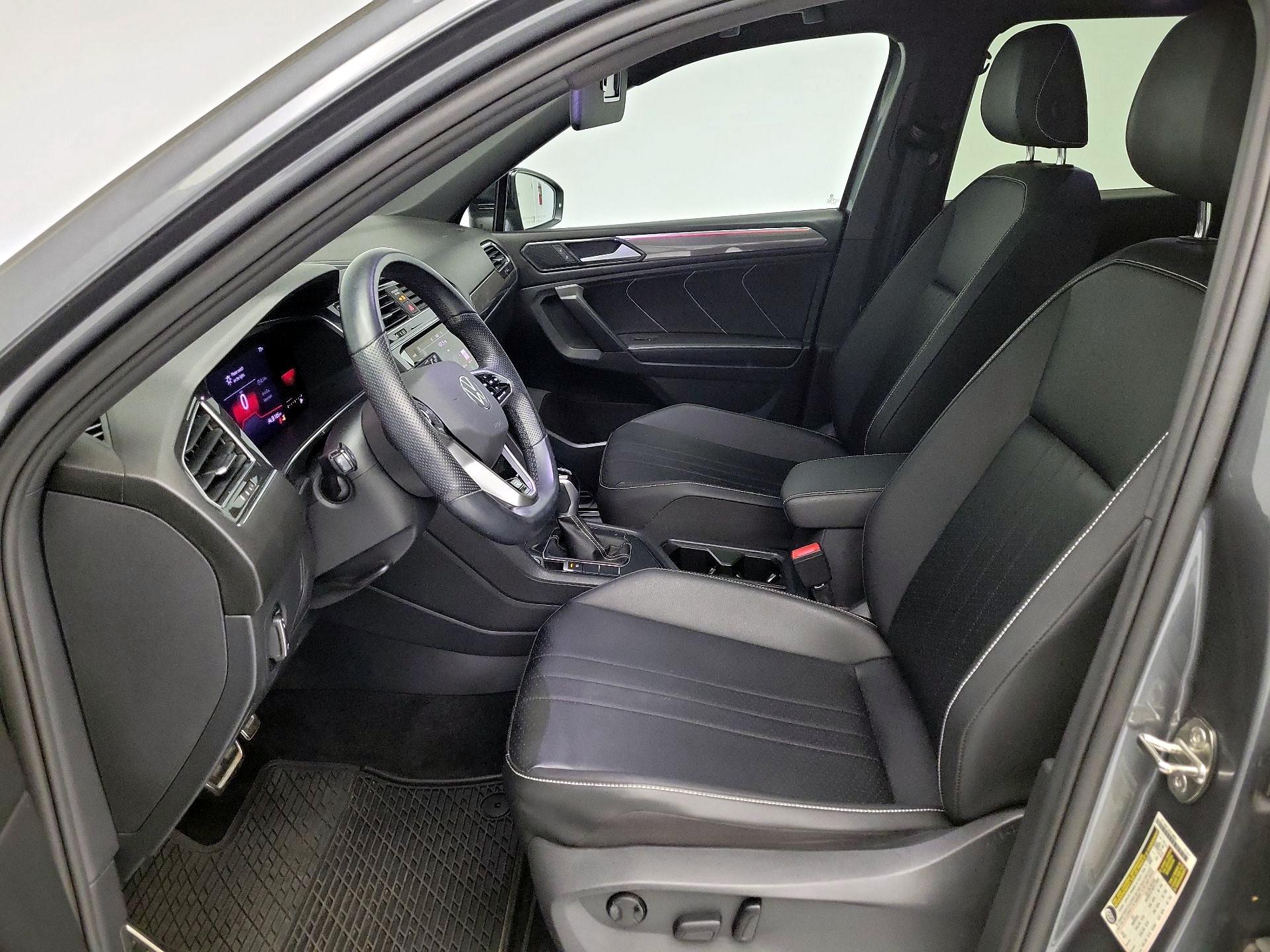 Thumbnail: 2023 Volkswagen Tiguan - 11