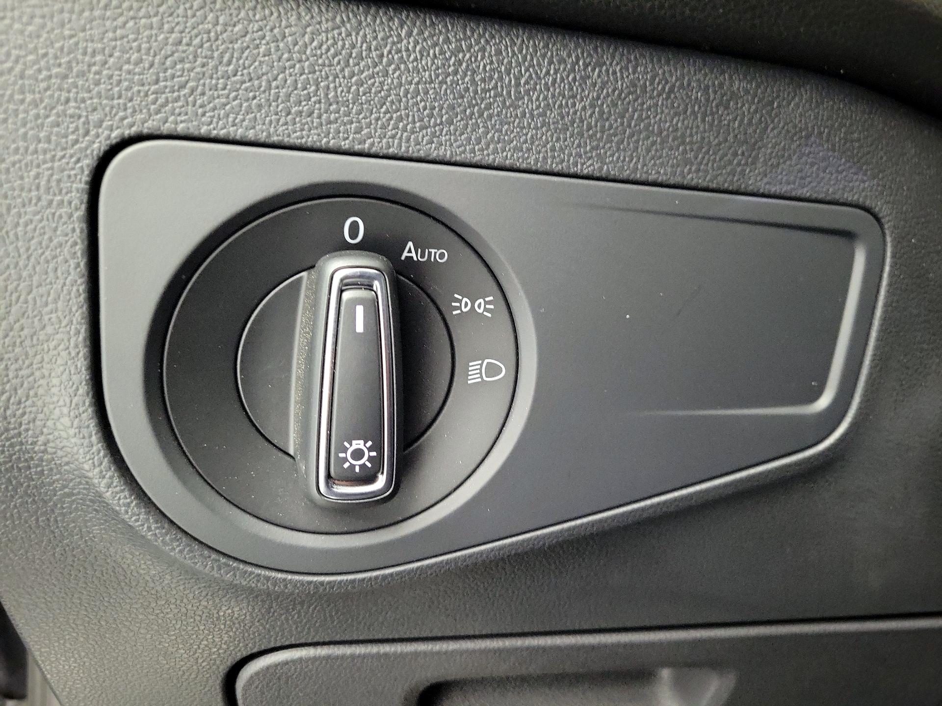 Thumbnail: 2023 Volkswagen Tiguan - 13