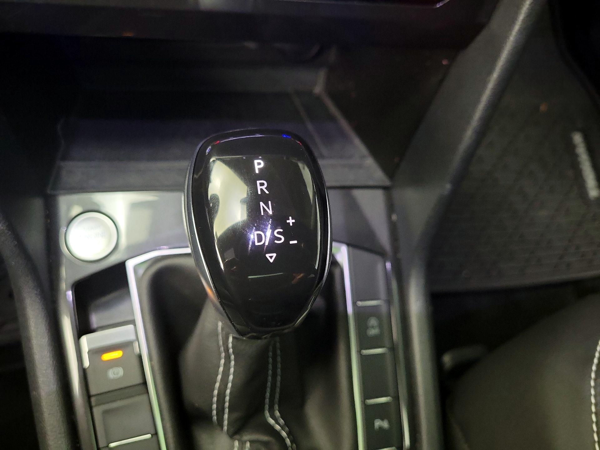 Thumbnail: 2023 Volkswagen Tiguan - 17