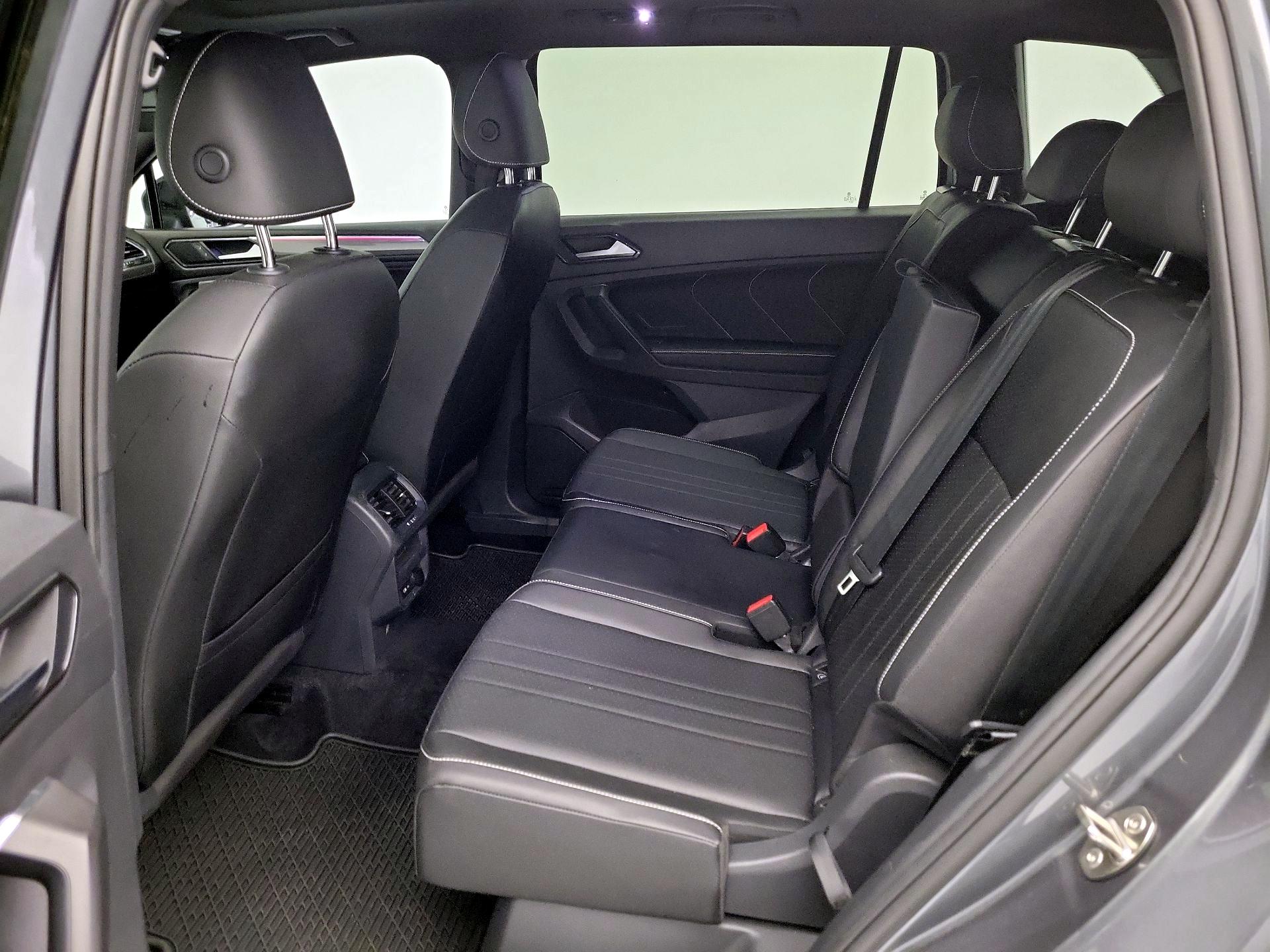 Thumbnail: 2023 Volkswagen Tiguan - 20