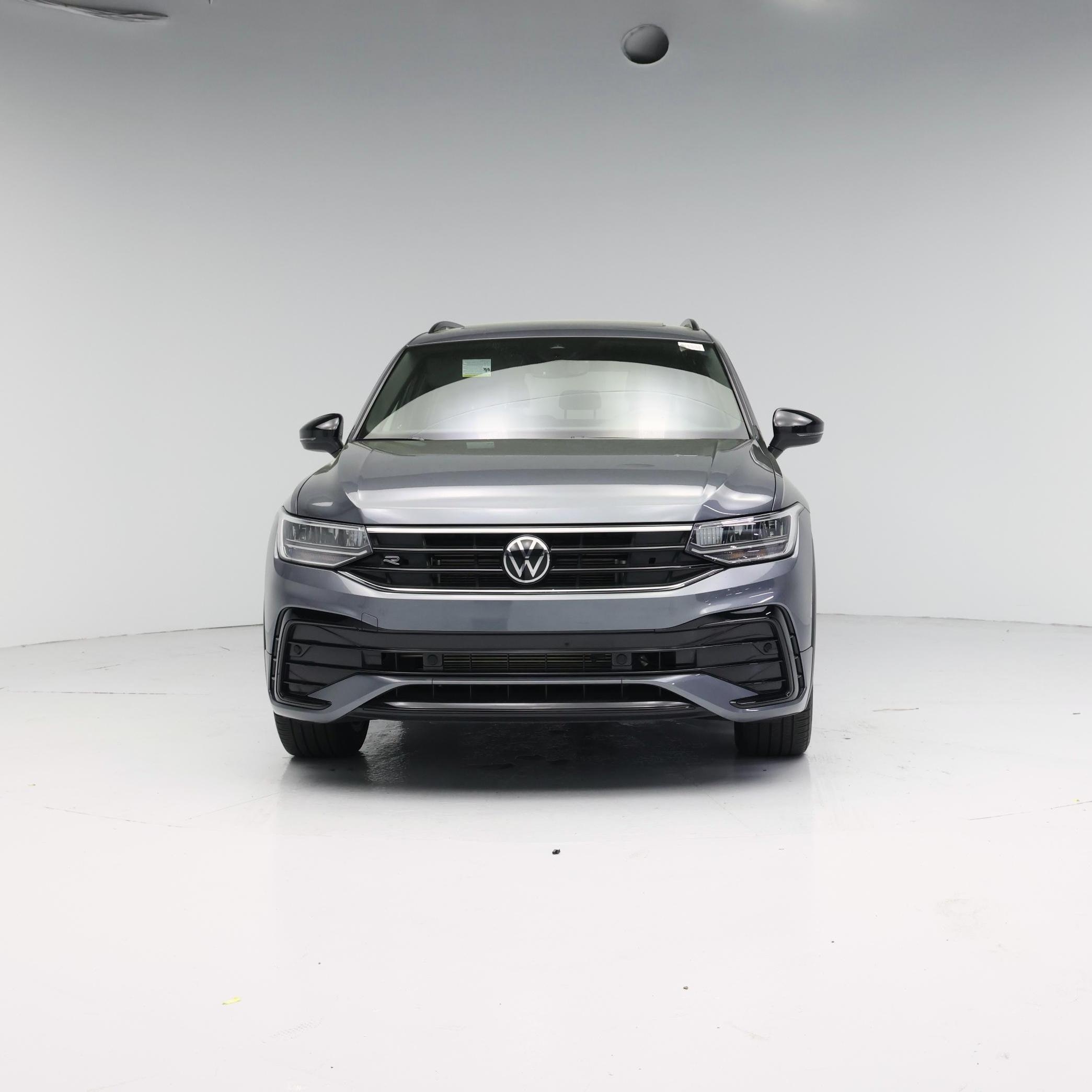 Thumbnail: 2023 Volkswagen Tiguan - 5