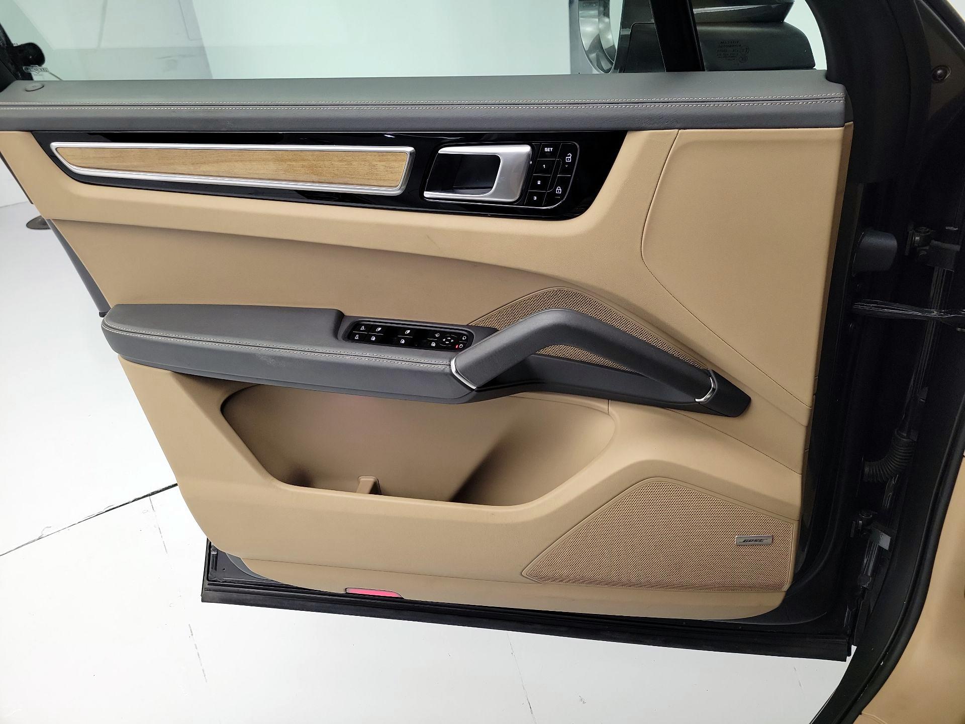 Thumbnail: 2019 Porsche Cayenne - 12