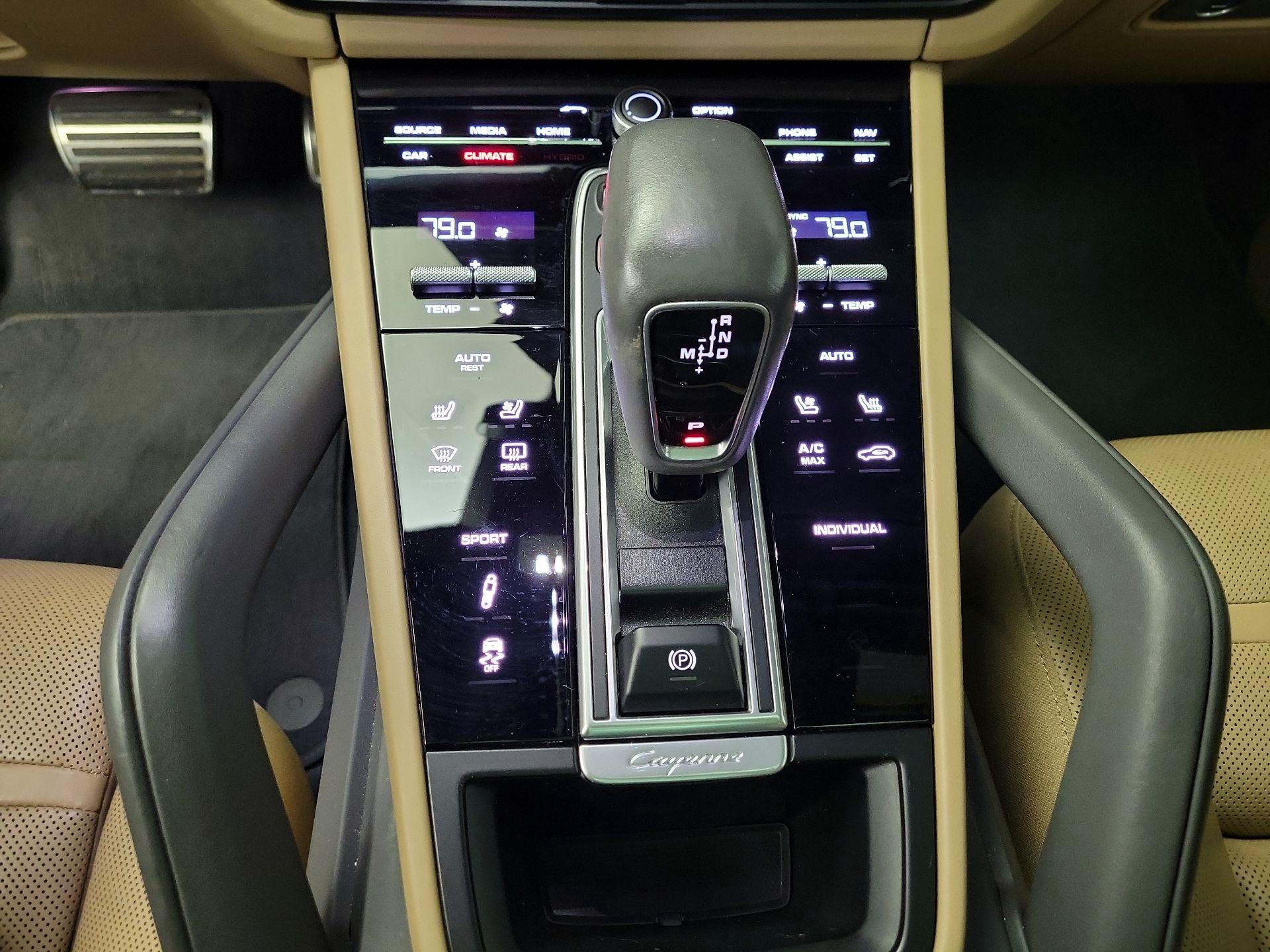 Thumbnail: 2019 Porsche Cayenne - 18