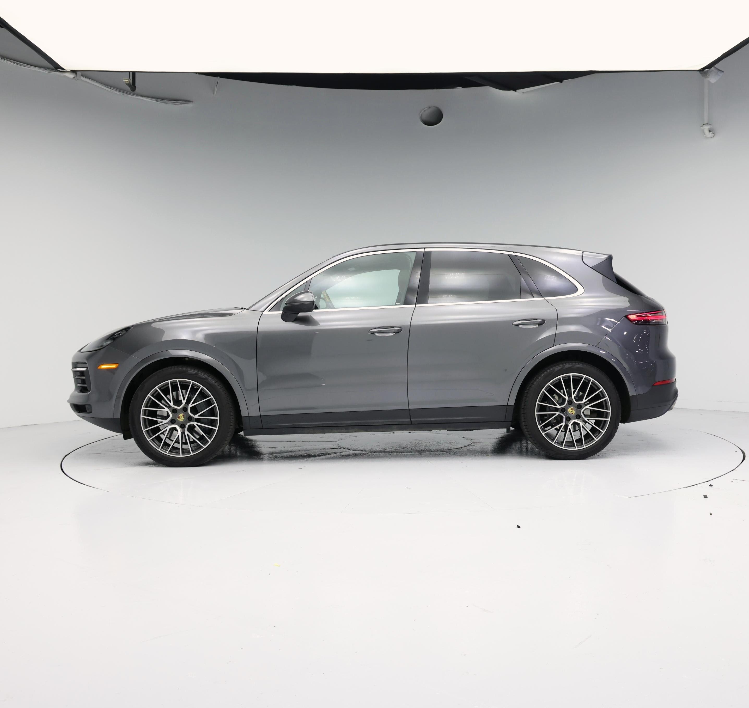 Thumbnail: 2019 Porsche Cayenne - 3