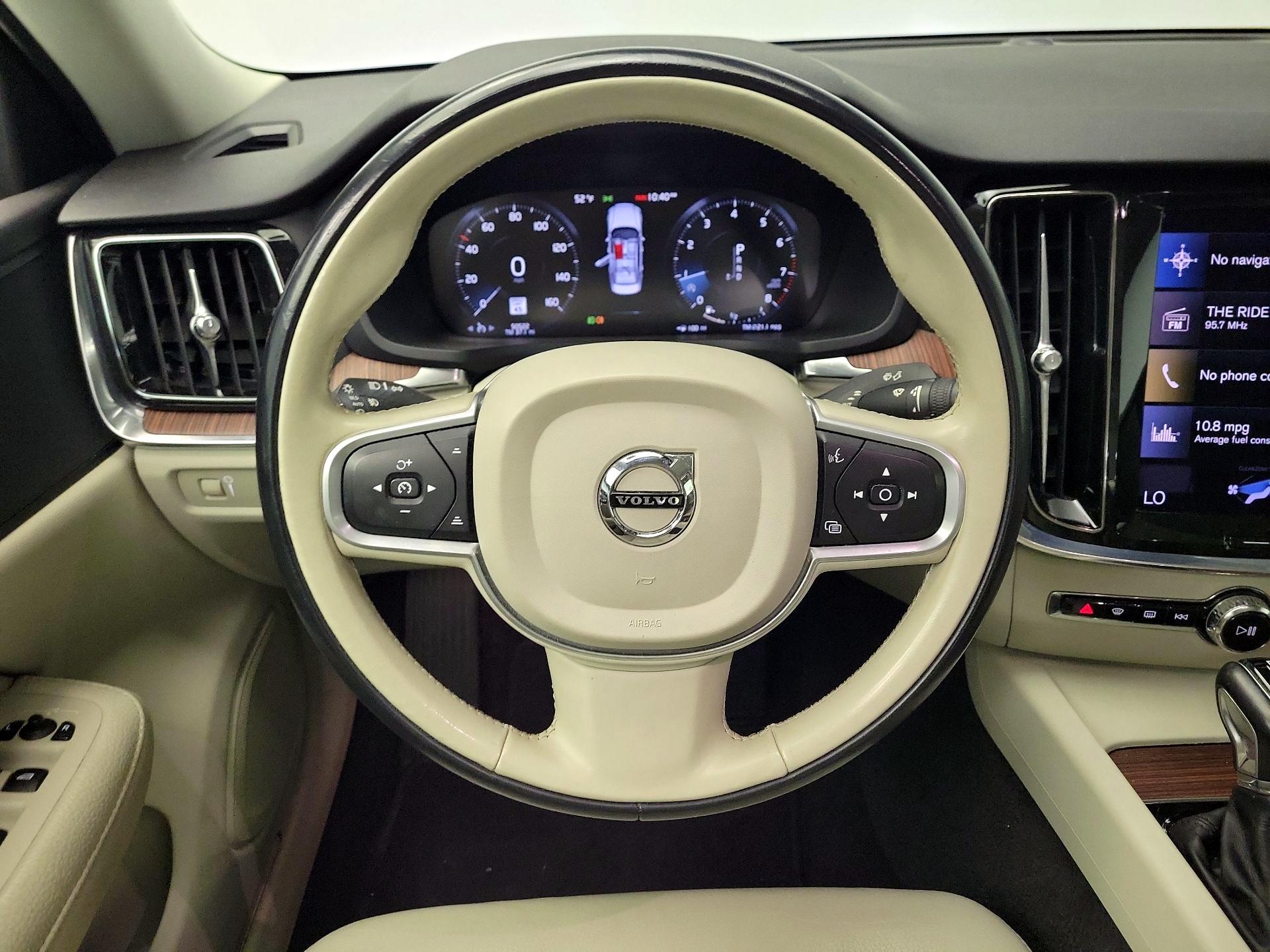 Thumbnail: 2021 Volvo S60 - 10