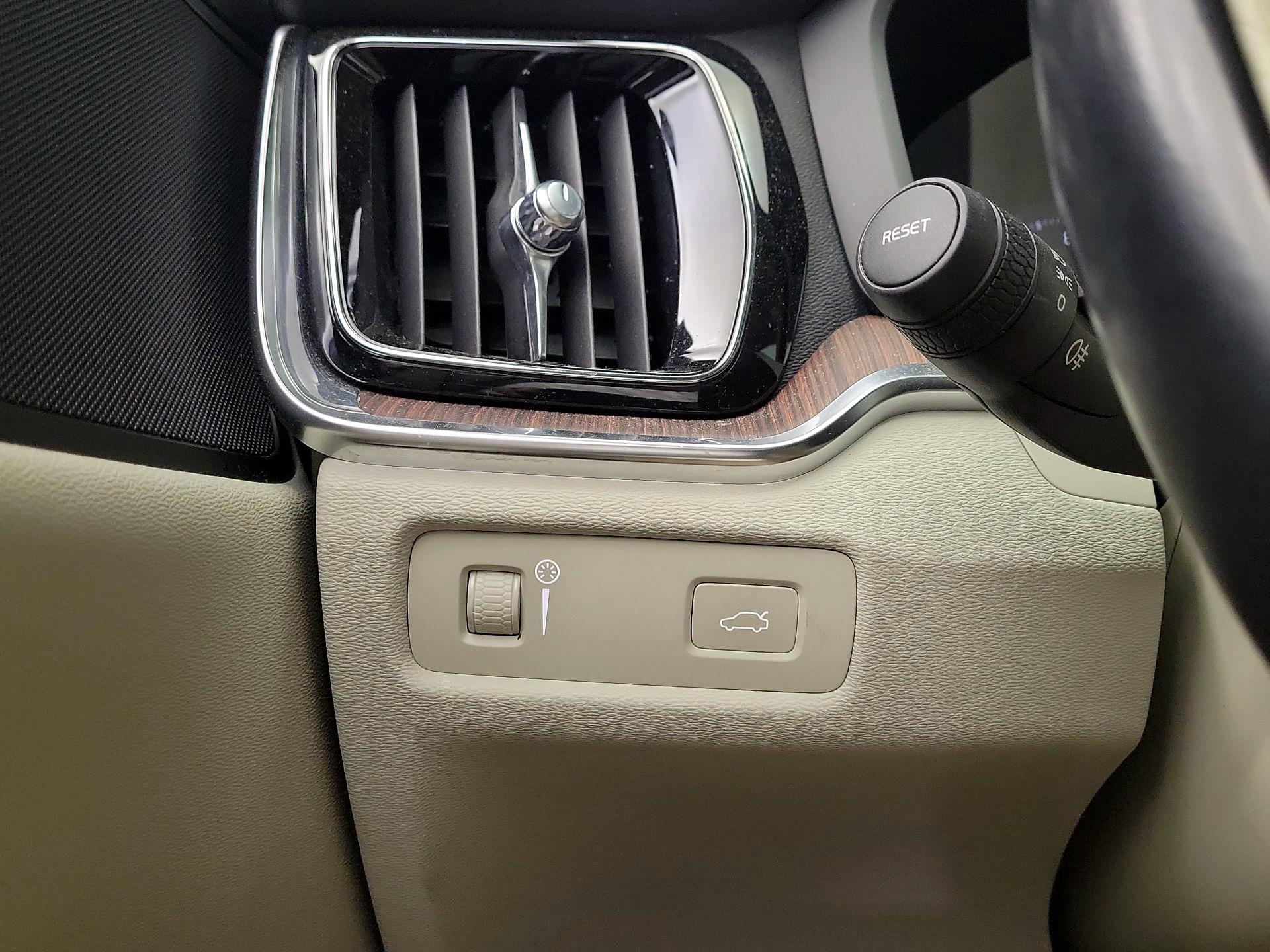 Thumbnail: 2021 Volvo S60 - 13