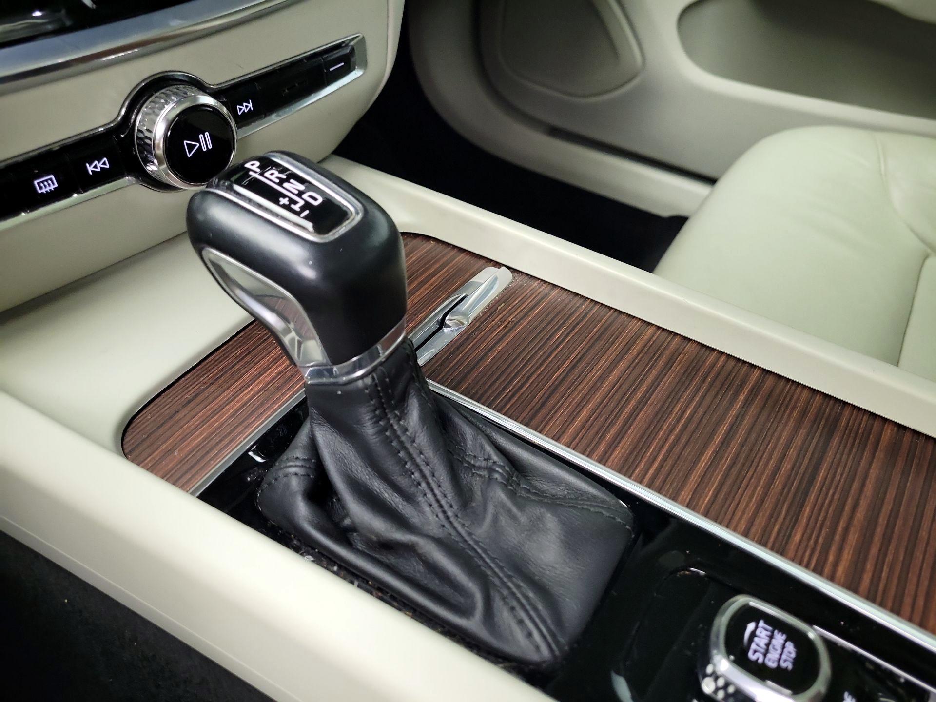 Thumbnail: 2021 Volvo S60 - 17