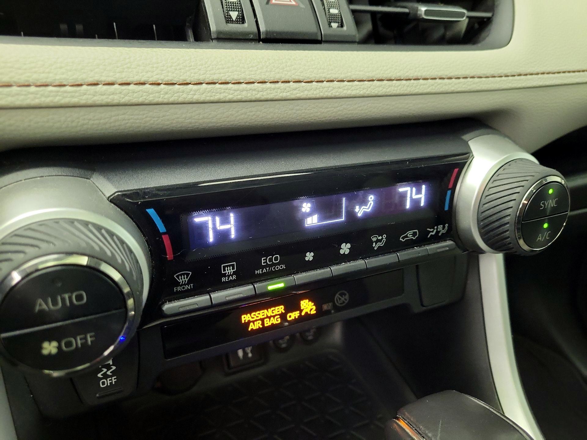 Thumbnail: 2019 Toyota RAV4 - 15