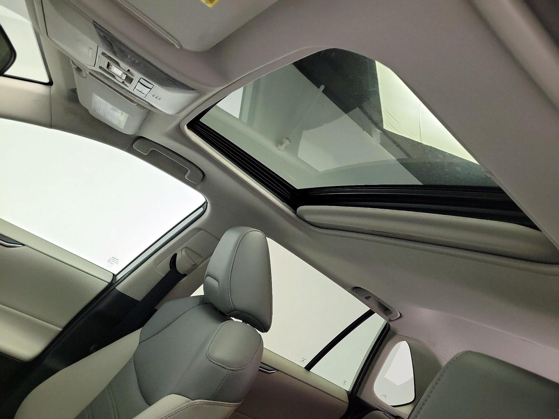 Thumbnail: 2019 Toyota RAV4 - 18