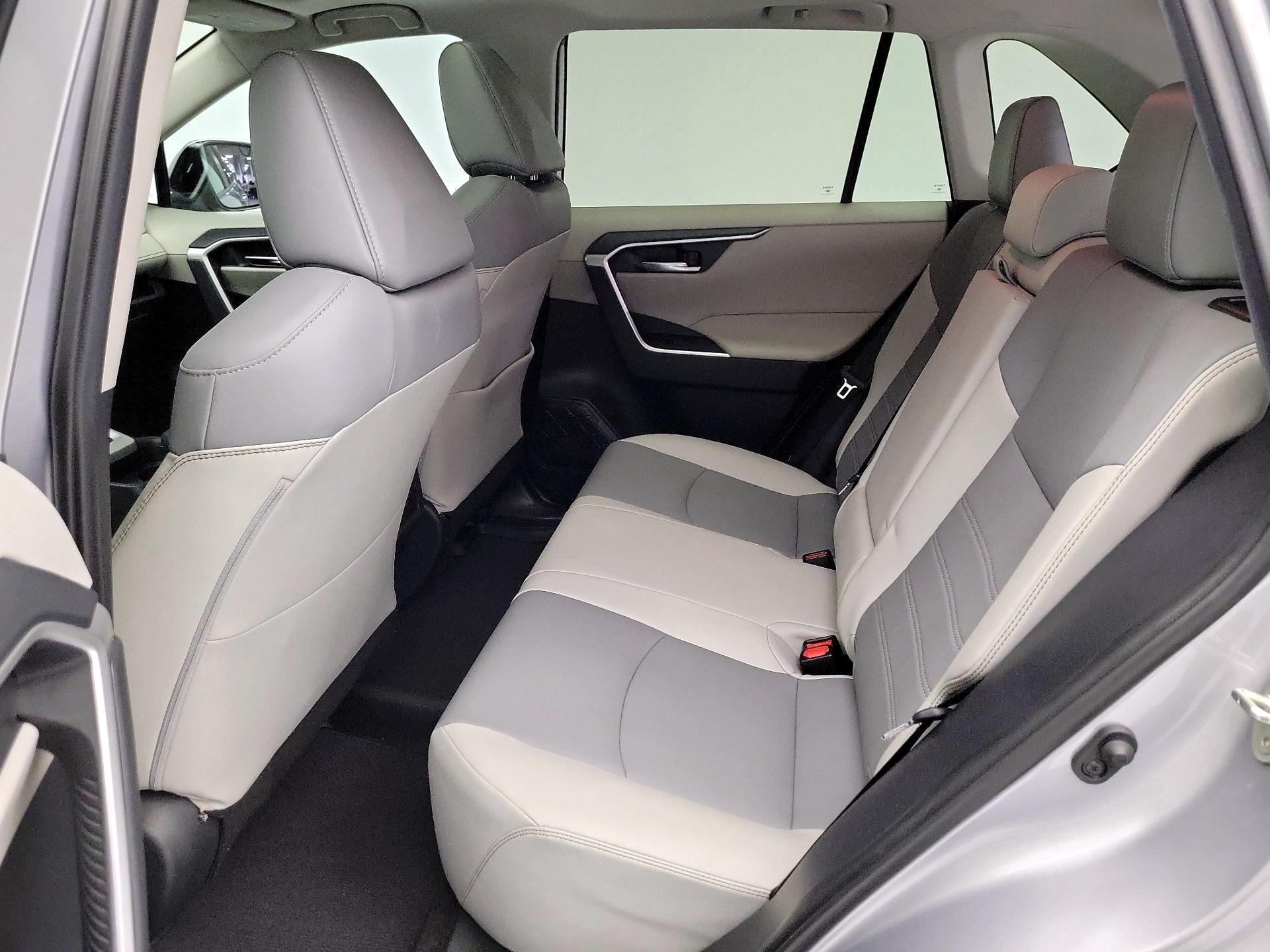 Thumbnail: 2019 Toyota RAV4 - 19