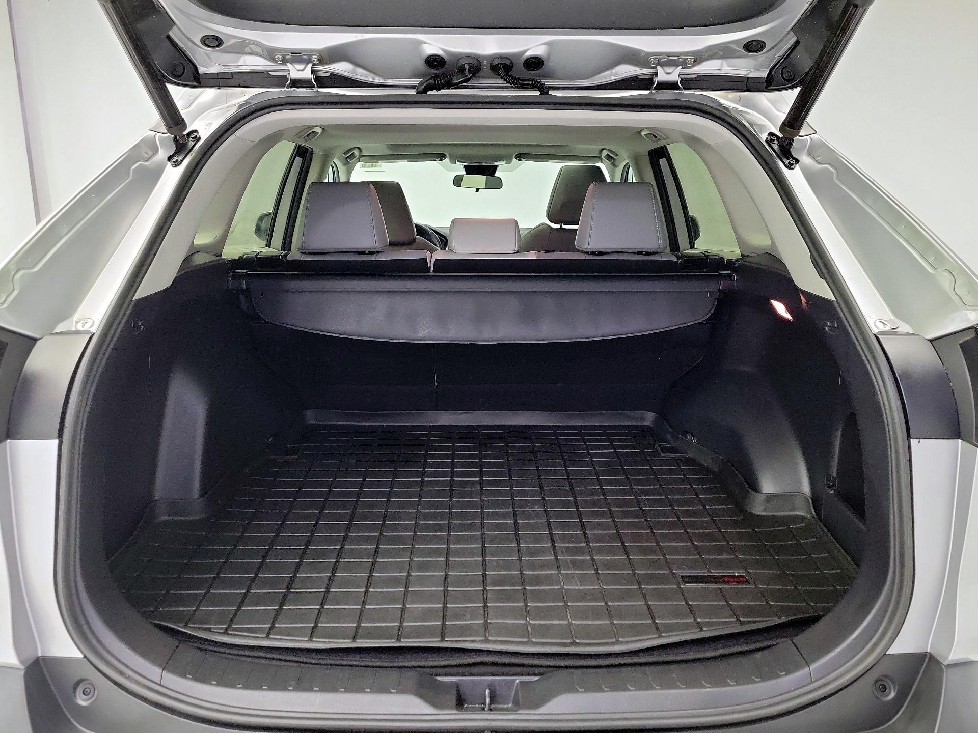 Thumbnail: 2019 Toyota RAV4 - 20