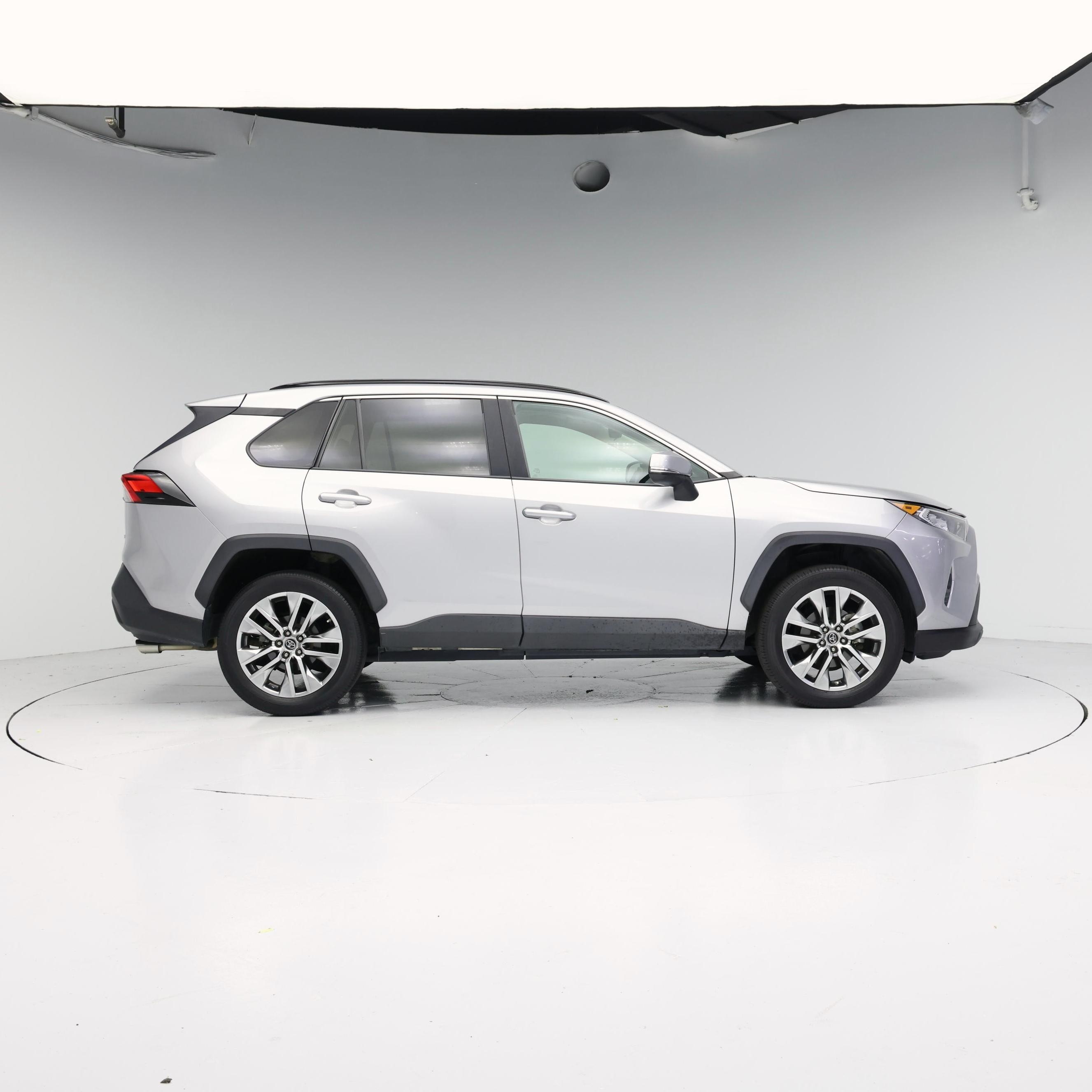 Thumbnail: 2019 Toyota RAV4 - 7