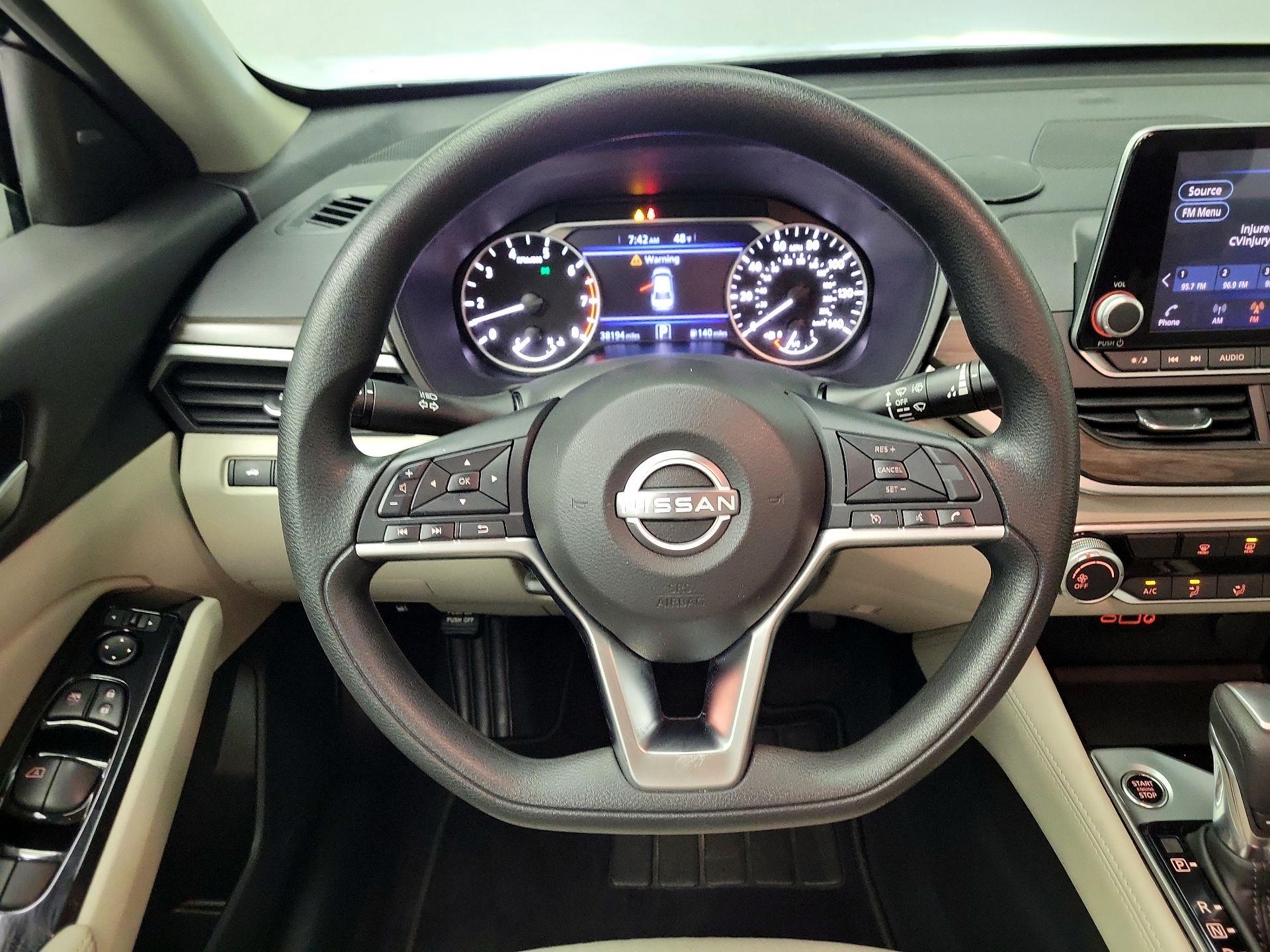 Thumbnail: 2023 Nissan Altima - 10