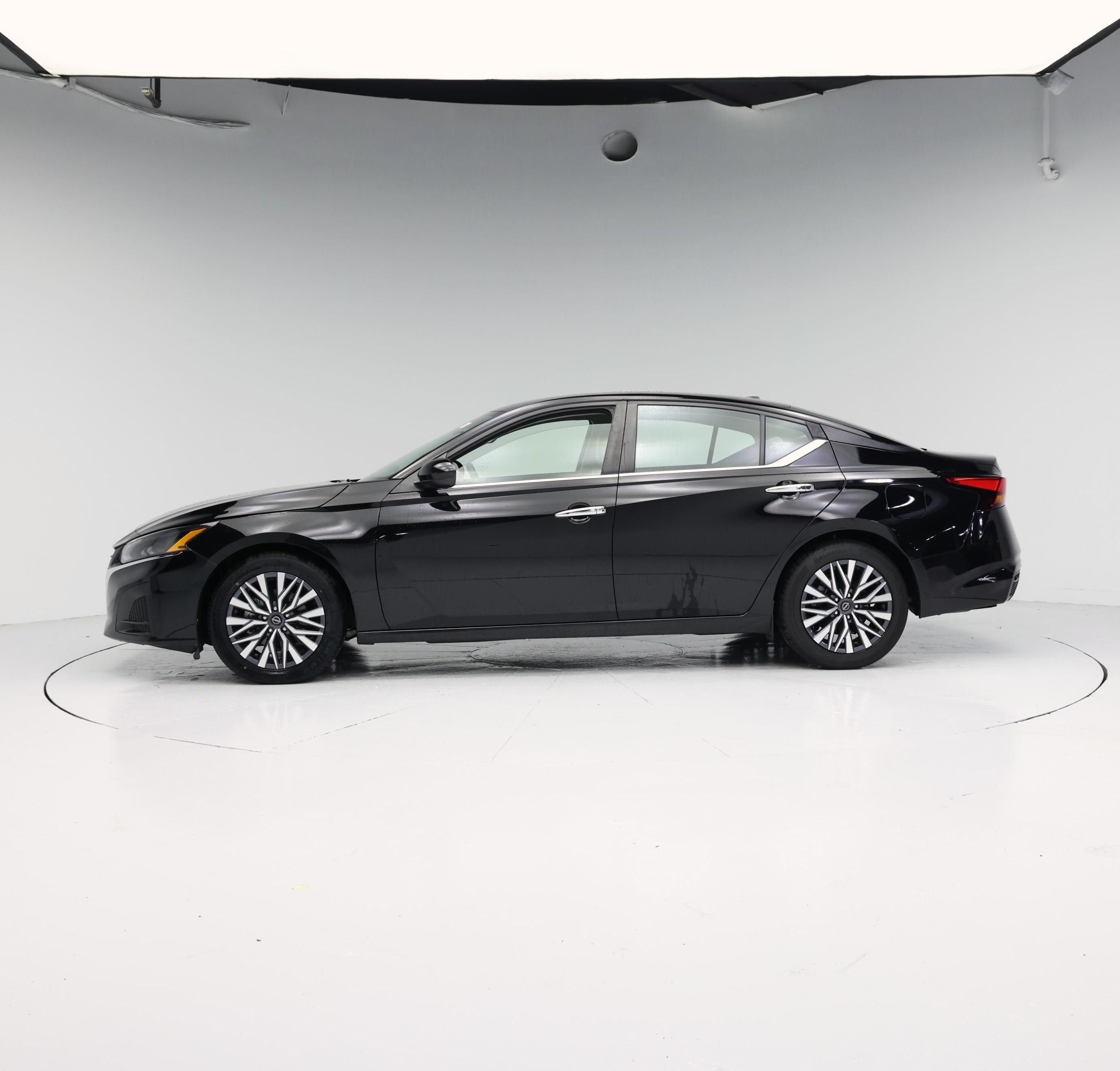 Thumbnail: 2023 Nissan Altima - 3