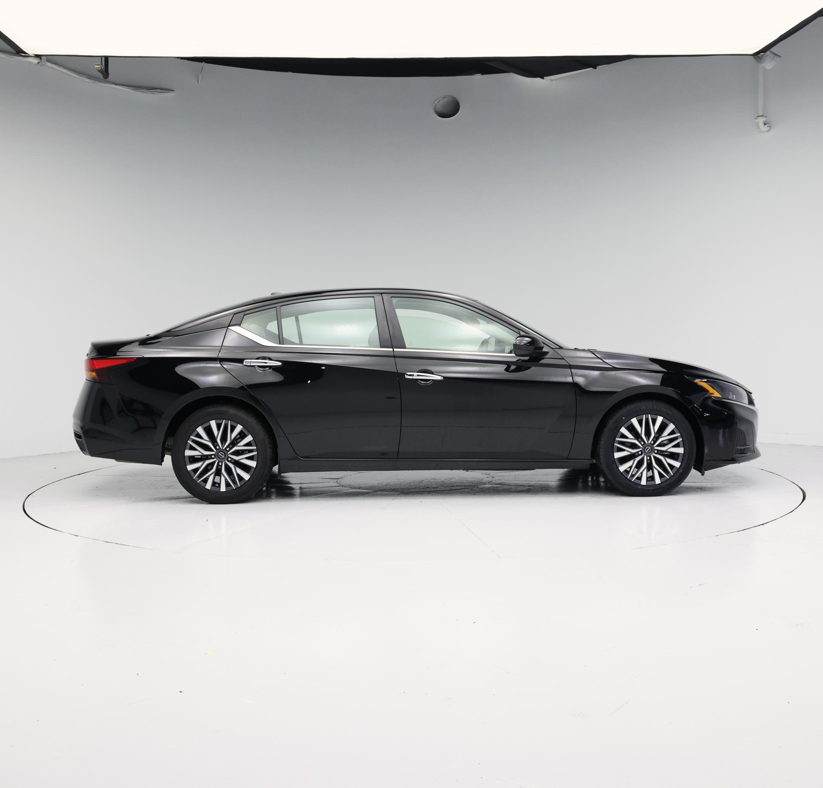 Thumbnail: 2023 Nissan Altima - 7