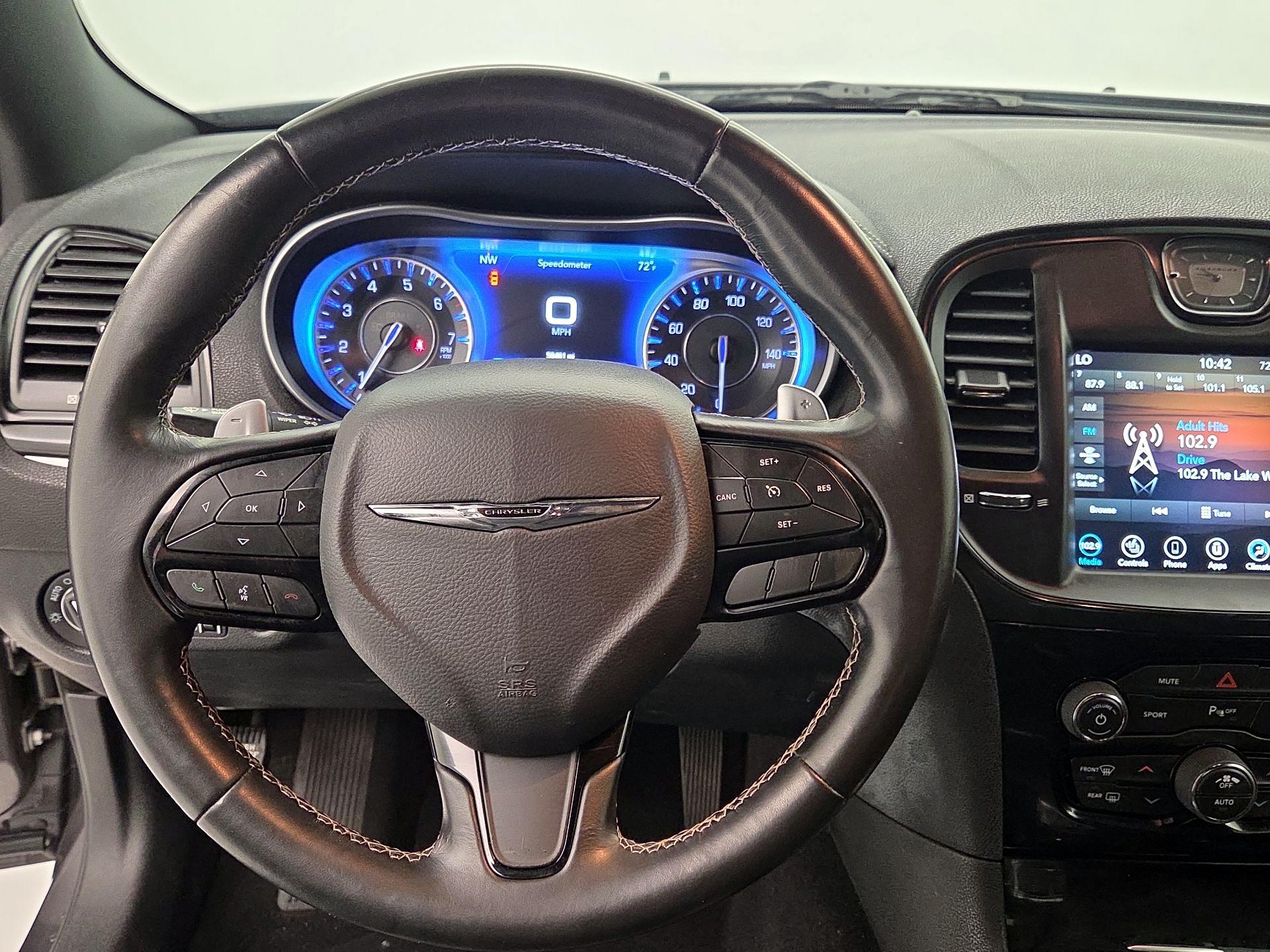 Thumbnail: 2021 Chrysler 300 - 10