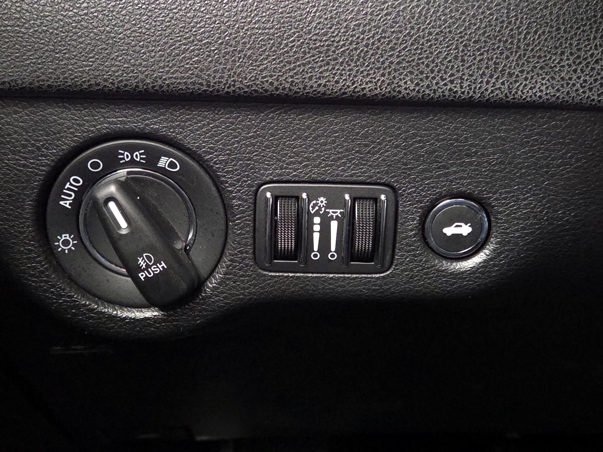 Thumbnail: 2021 Chrysler 300 - 13