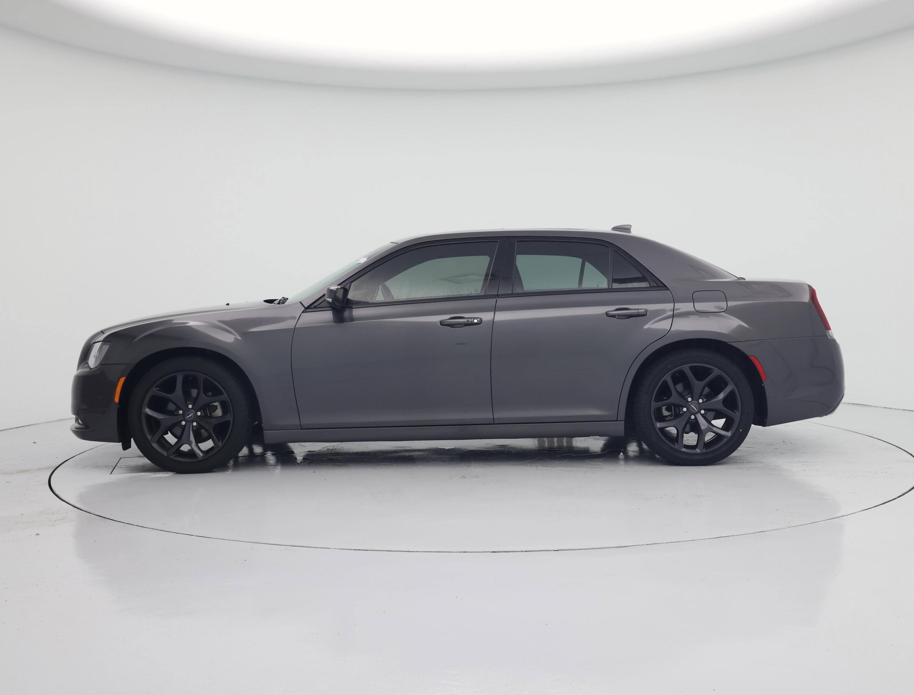 Thumbnail: 2021 Chrysler 300 - 3