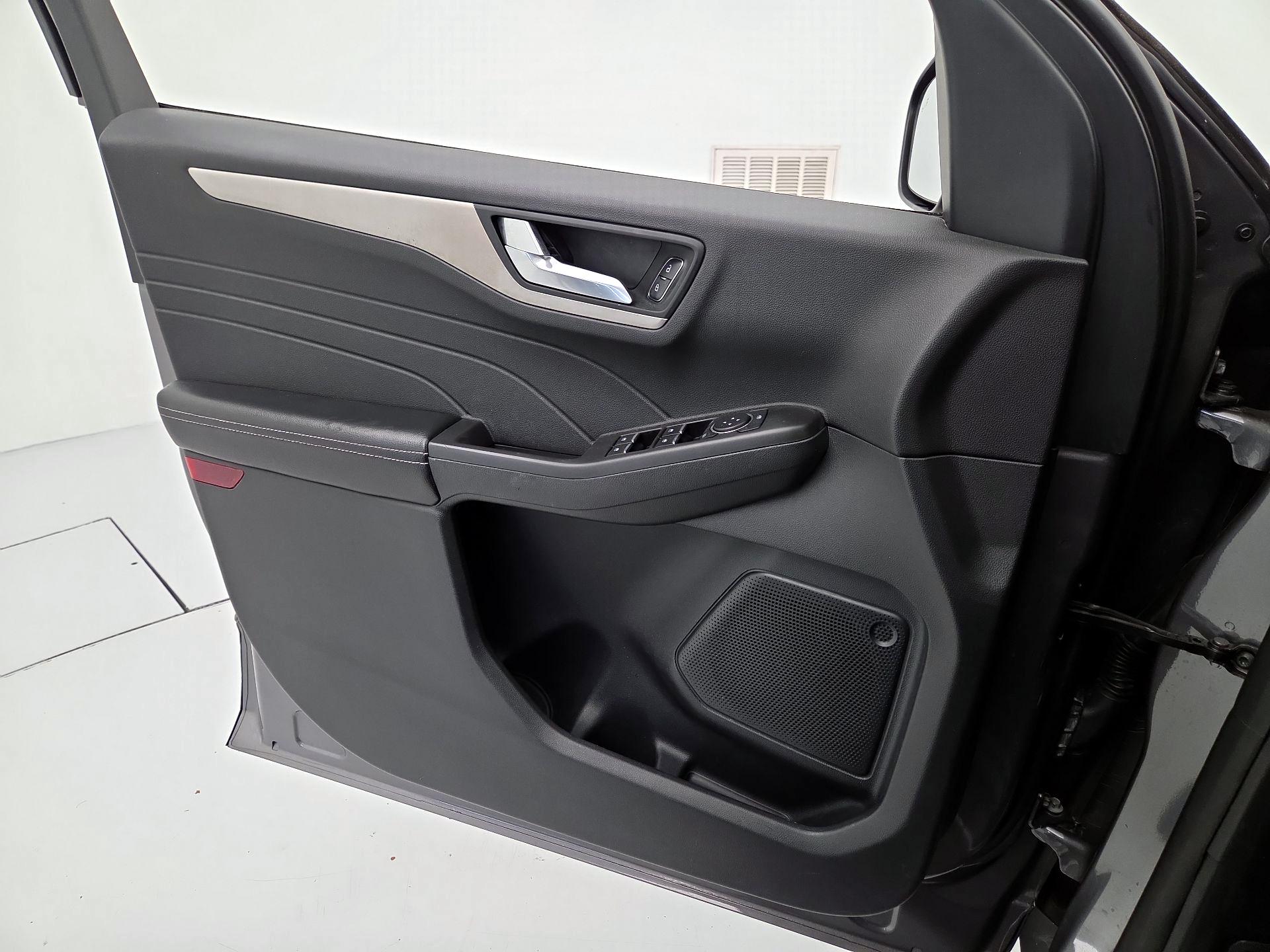 Thumbnail: 2021 Ford Escape - 12