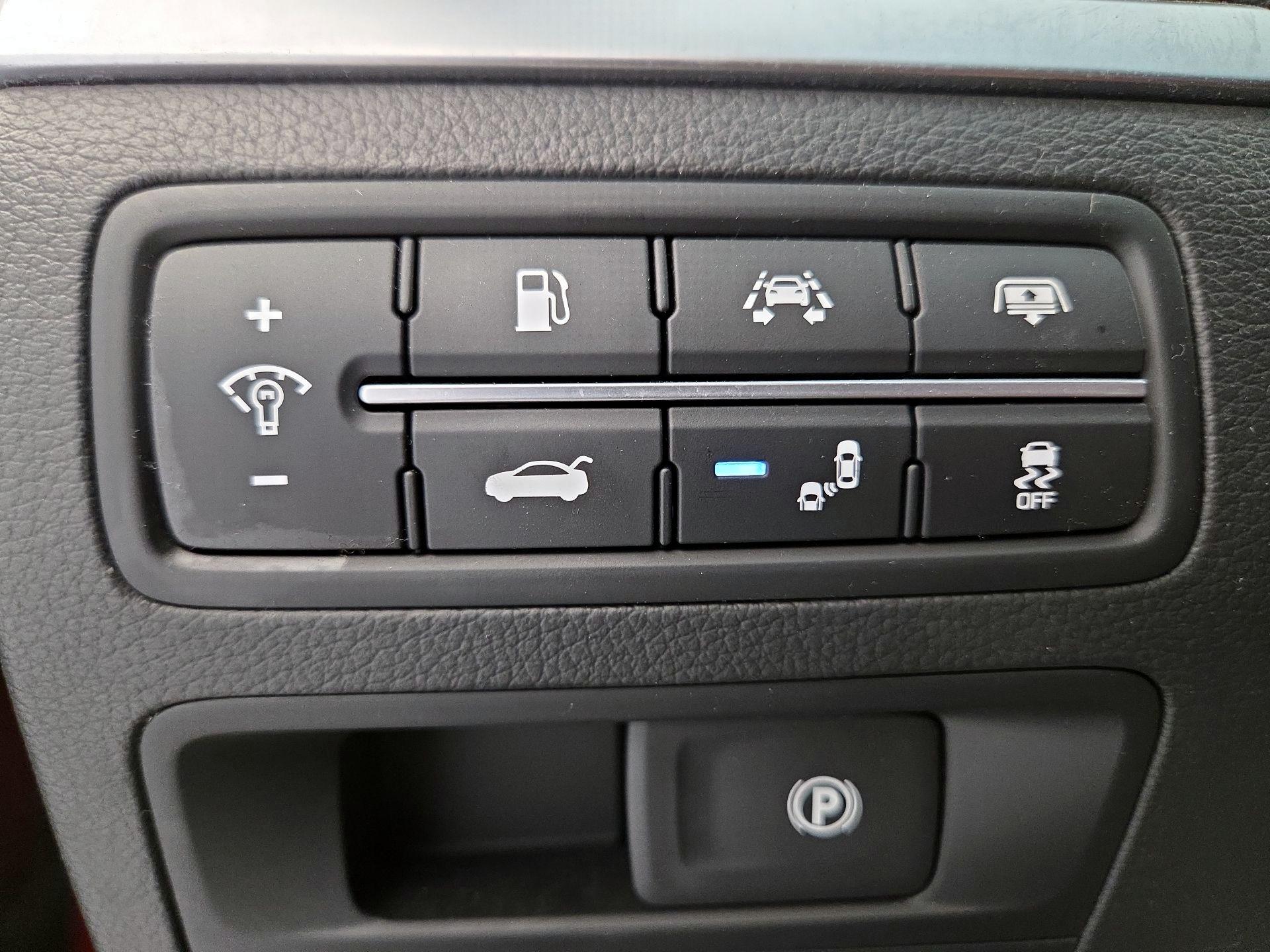 Thumbnail: 2020 Genesis G80 - 13