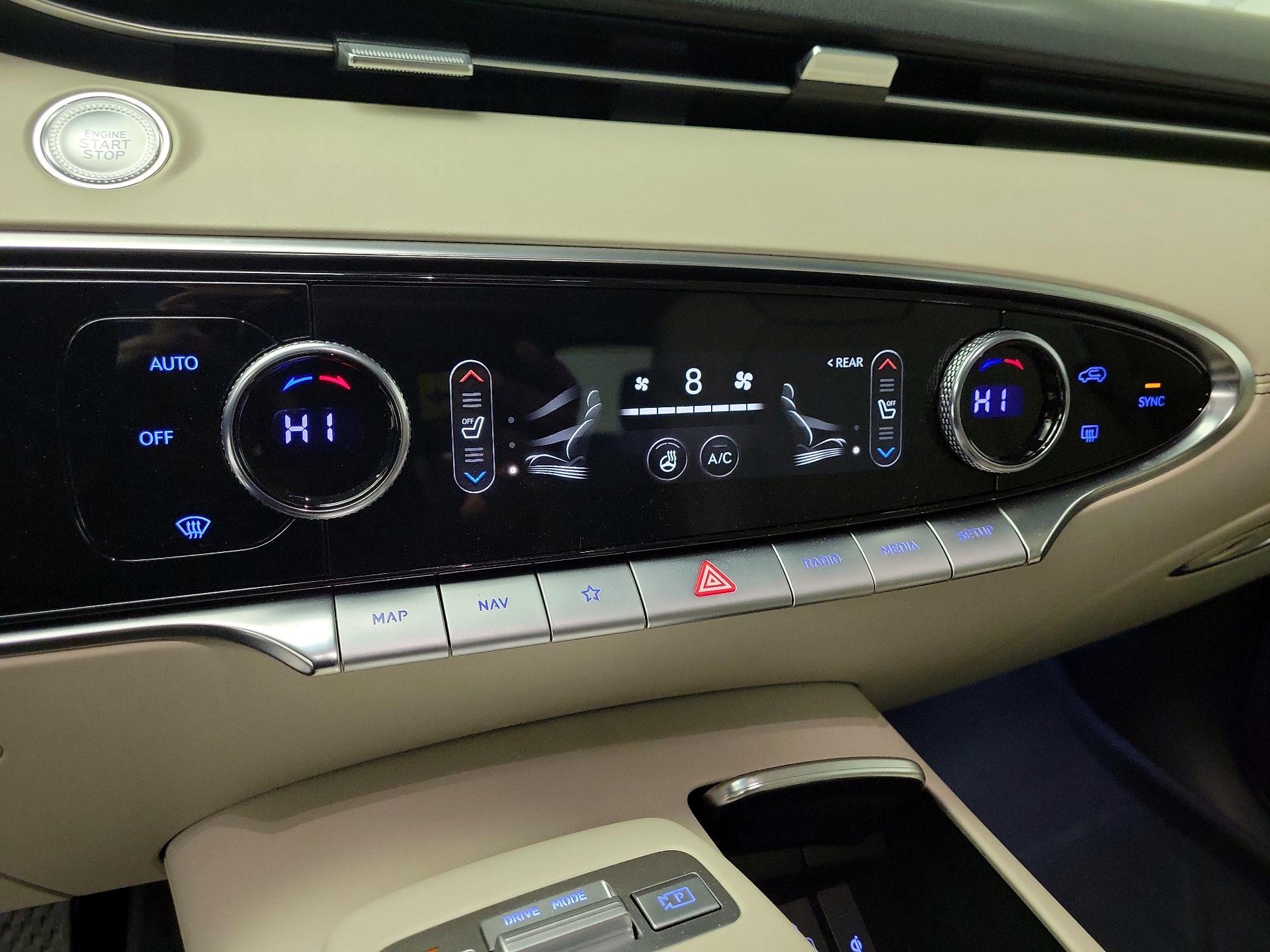 Thumbnail: 2023 Genesis GV70 - 17