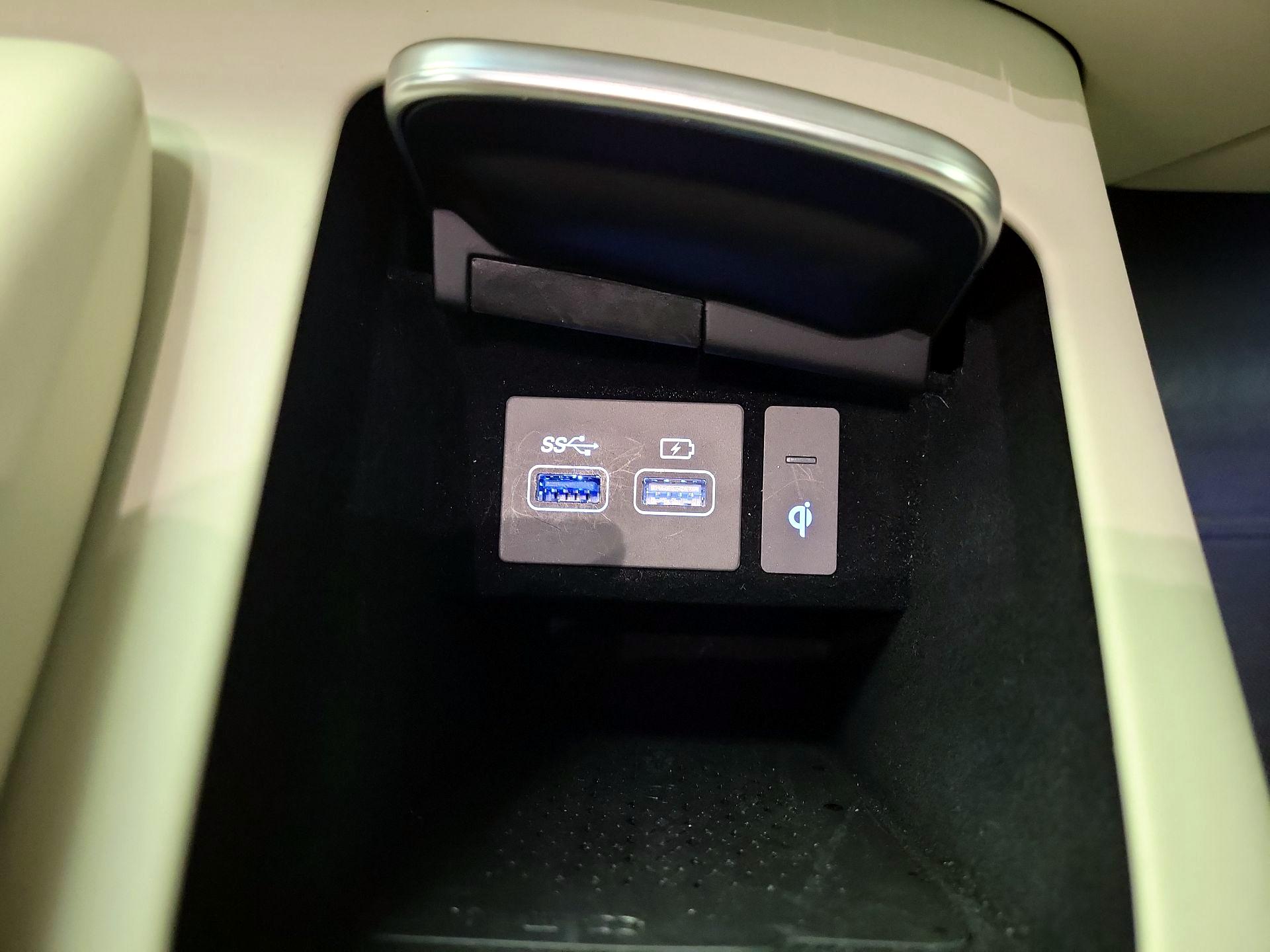 Thumbnail: 2023 Genesis GV70 - 19