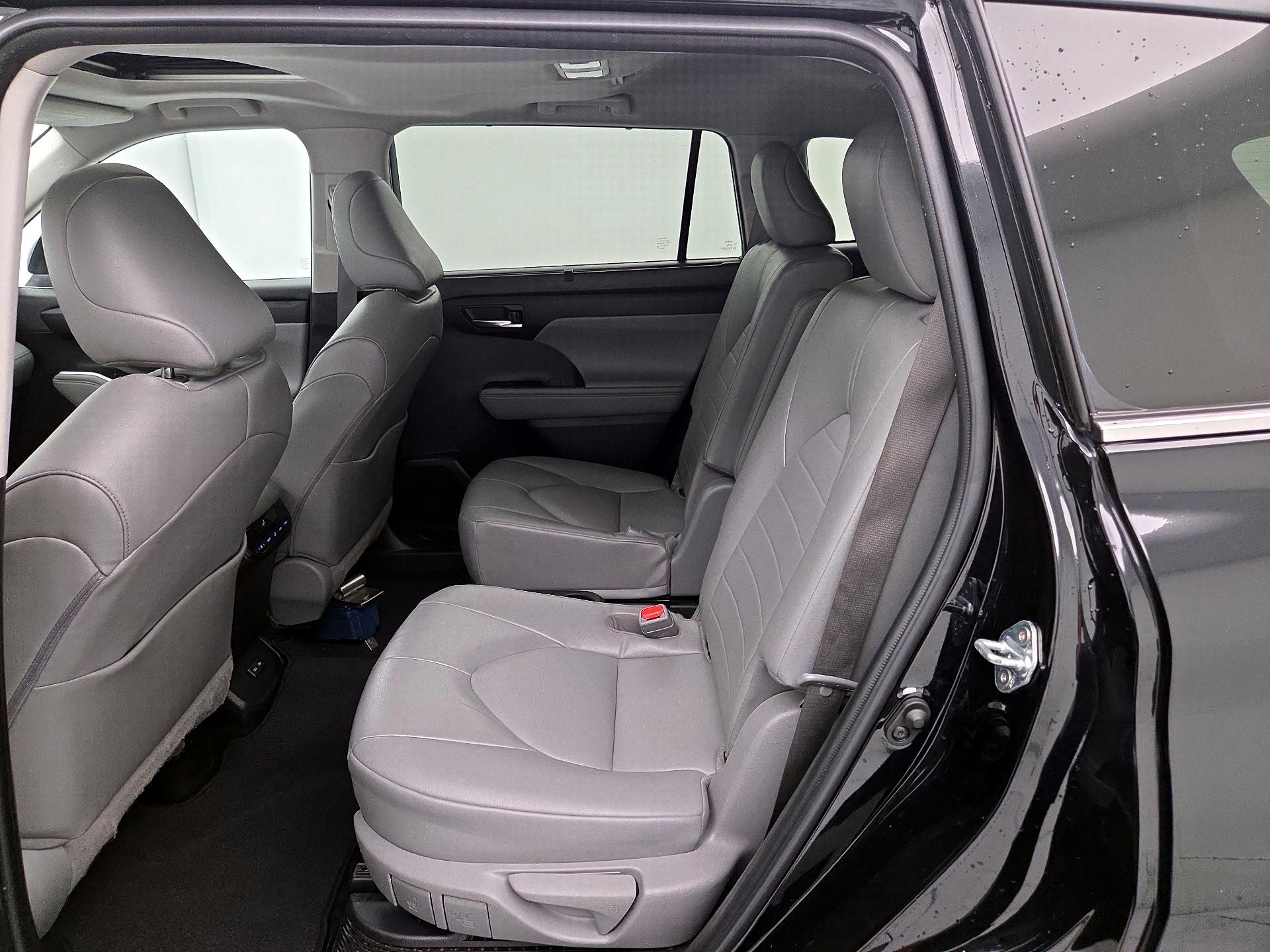 Thumbnail: 2022 Toyota Highlander - 20