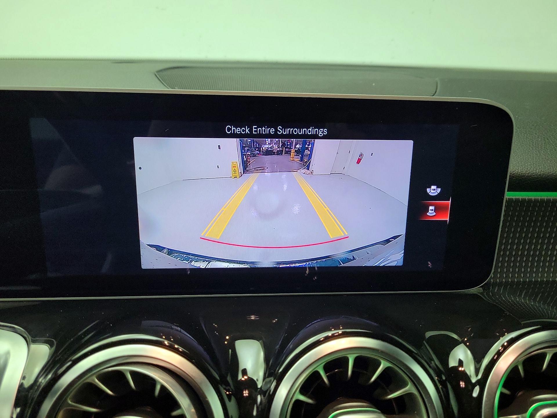 Thumbnail: 2021 Mercedes-Benz GLB - 14