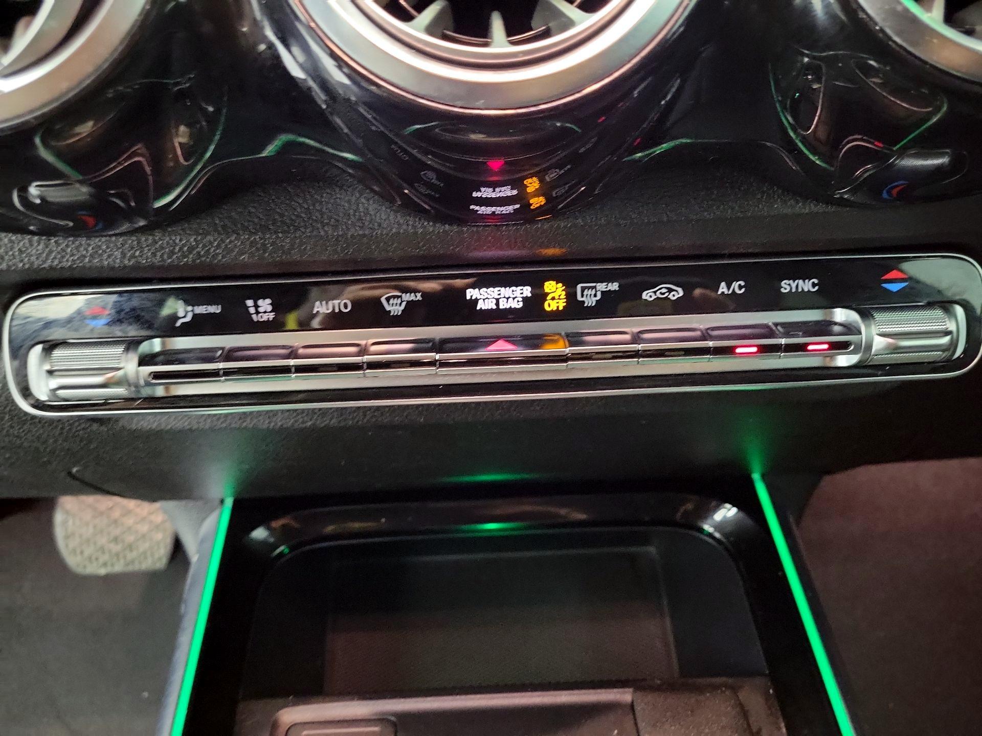 Thumbnail: 2021 Mercedes-Benz GLB - 17