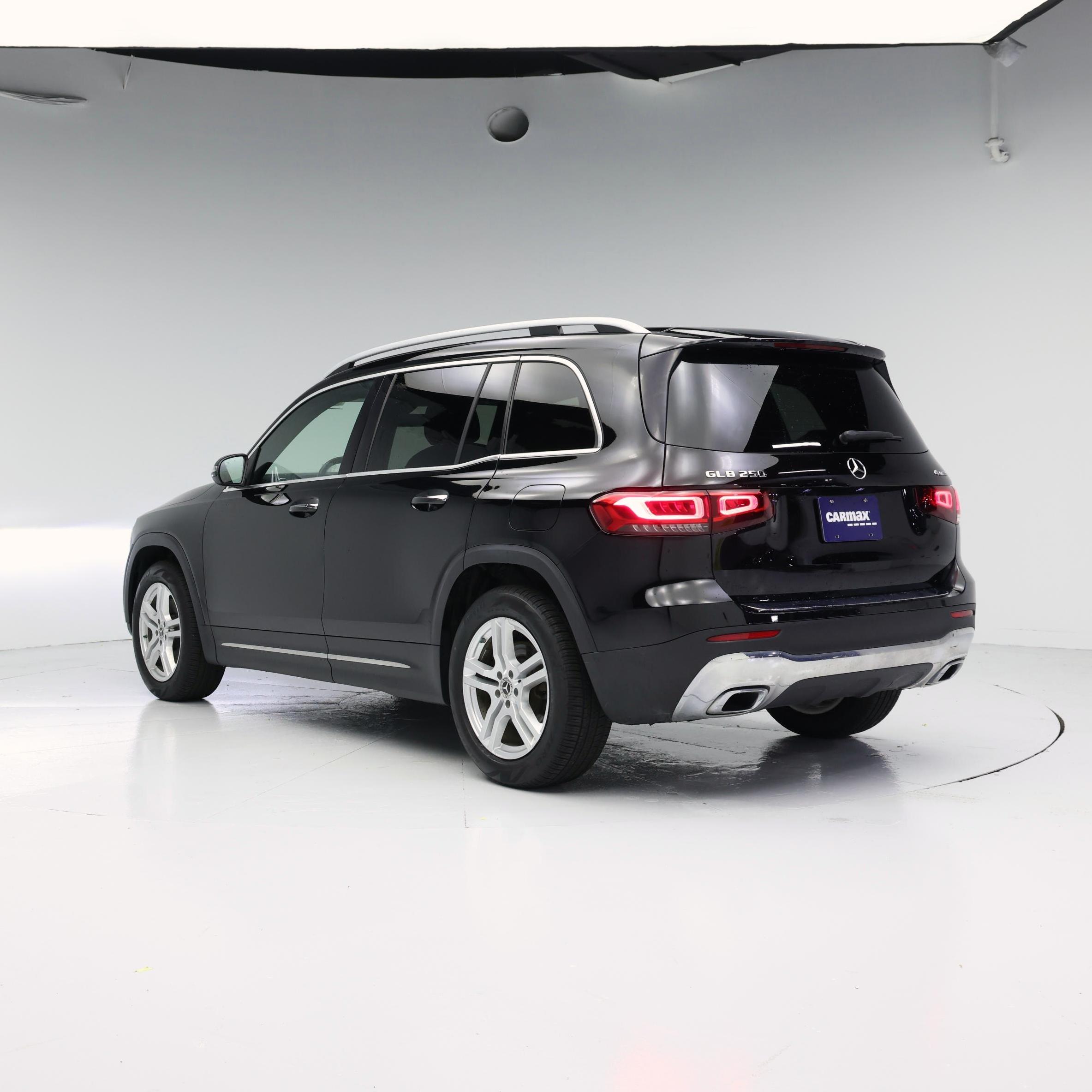 Thumbnail: 2021 Mercedes-Benz GLB - 2