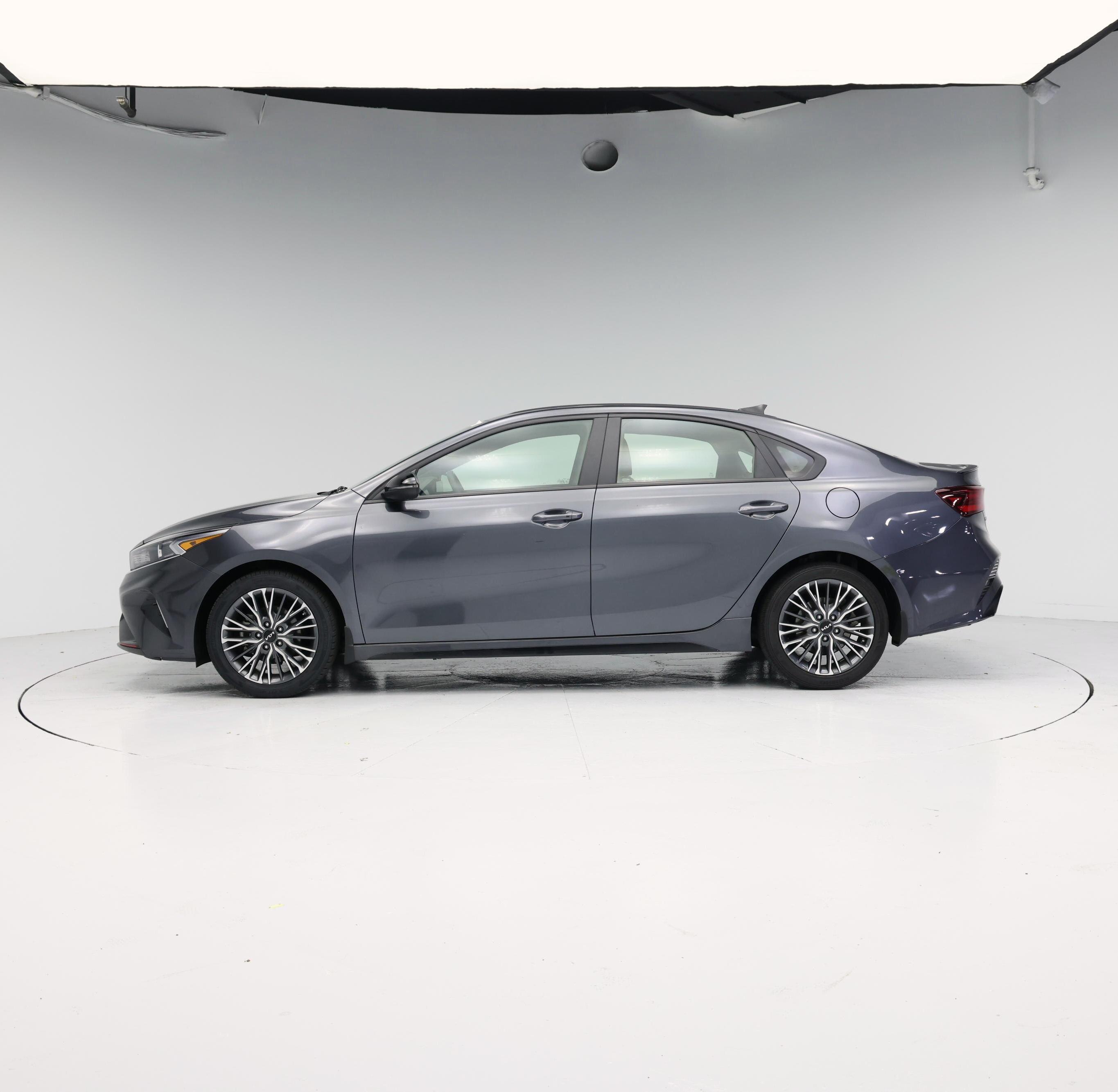 Thumbnail: 2024 Kia Forte - 3